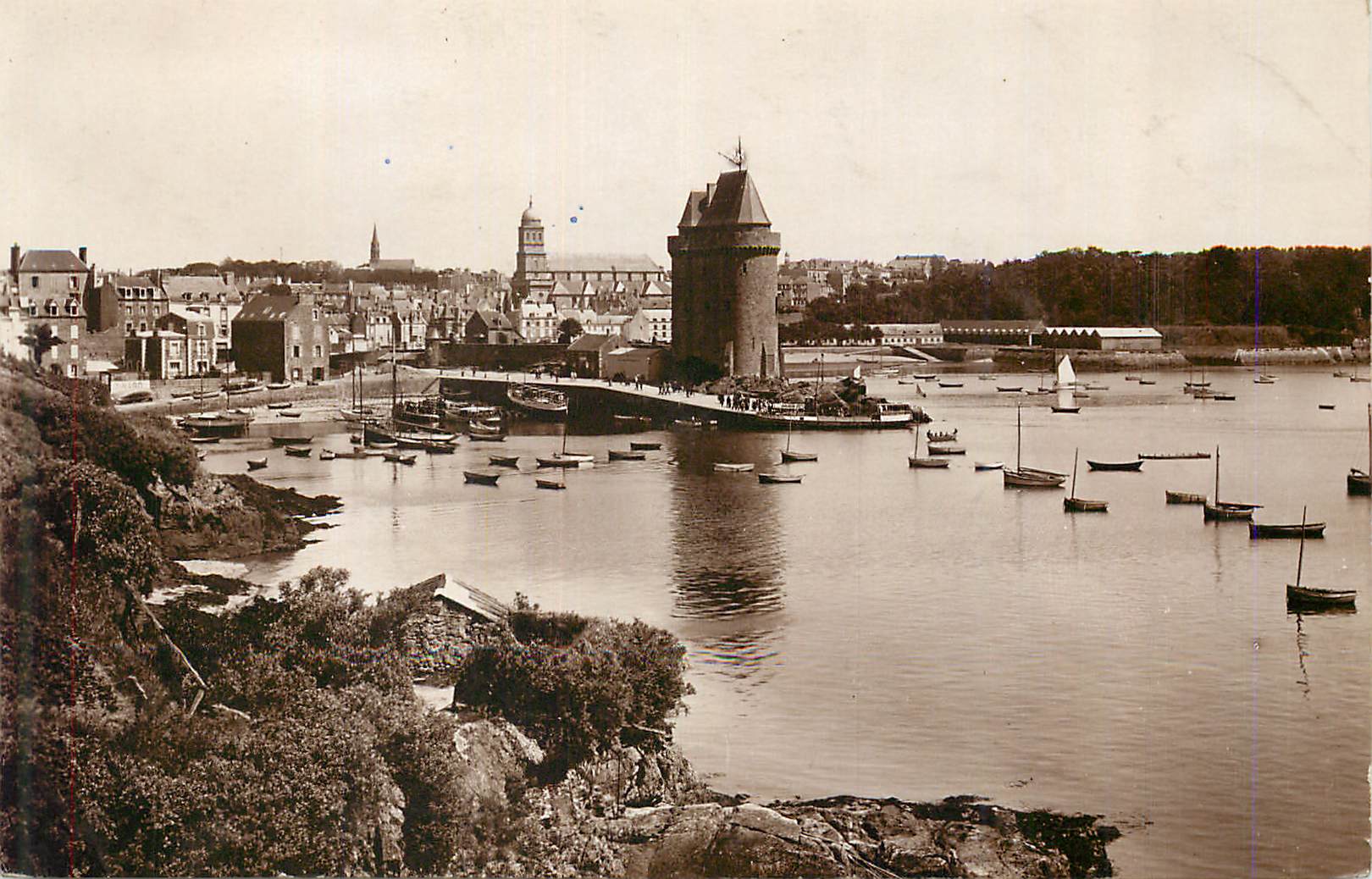 La Tour de la Mer à Saint-Malo — vue panoramique du port — éditeur non identifié