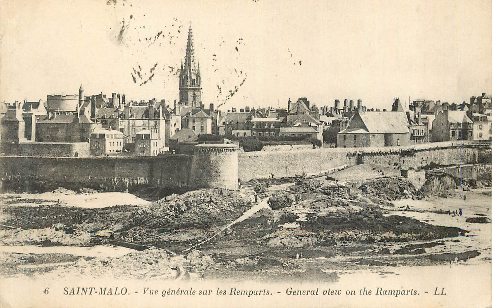 Saint-Malo — Vue générale sur les Remparts — LL
