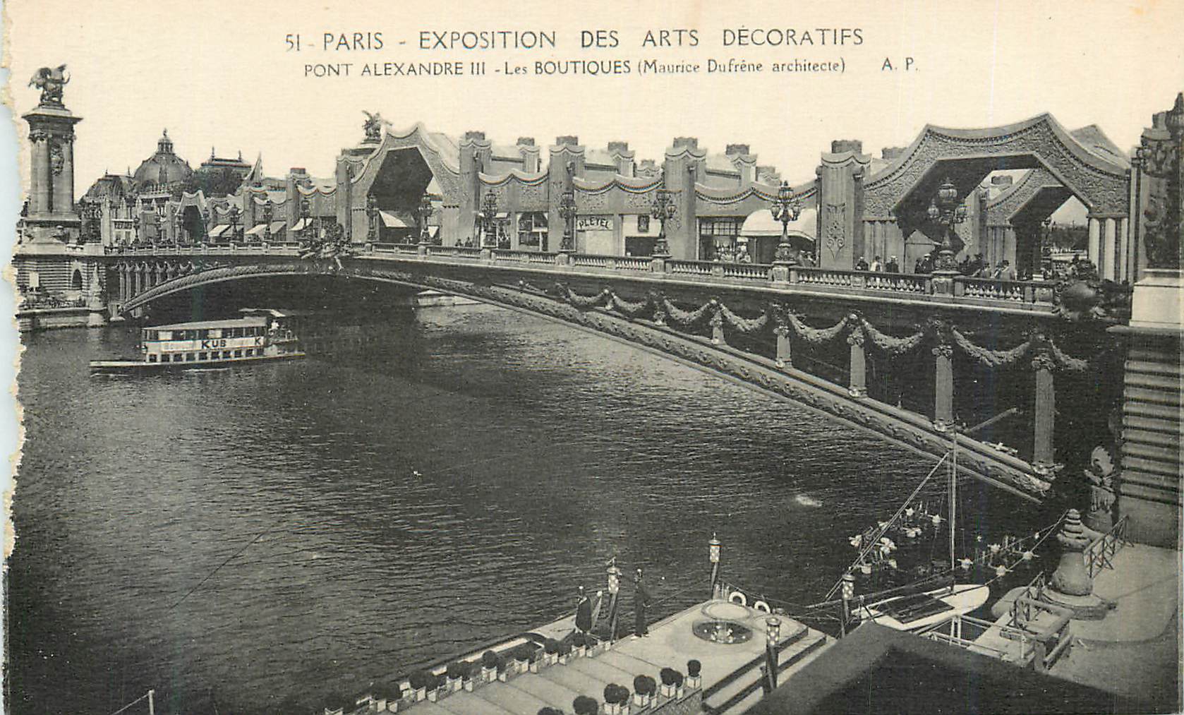 CPA Exposition des Arts Decoratifs Pont Alexandre III Les Boutiques