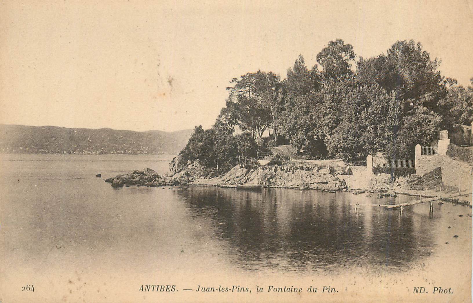 CPA Antibes Juan les Pins La Fontaine du Pin