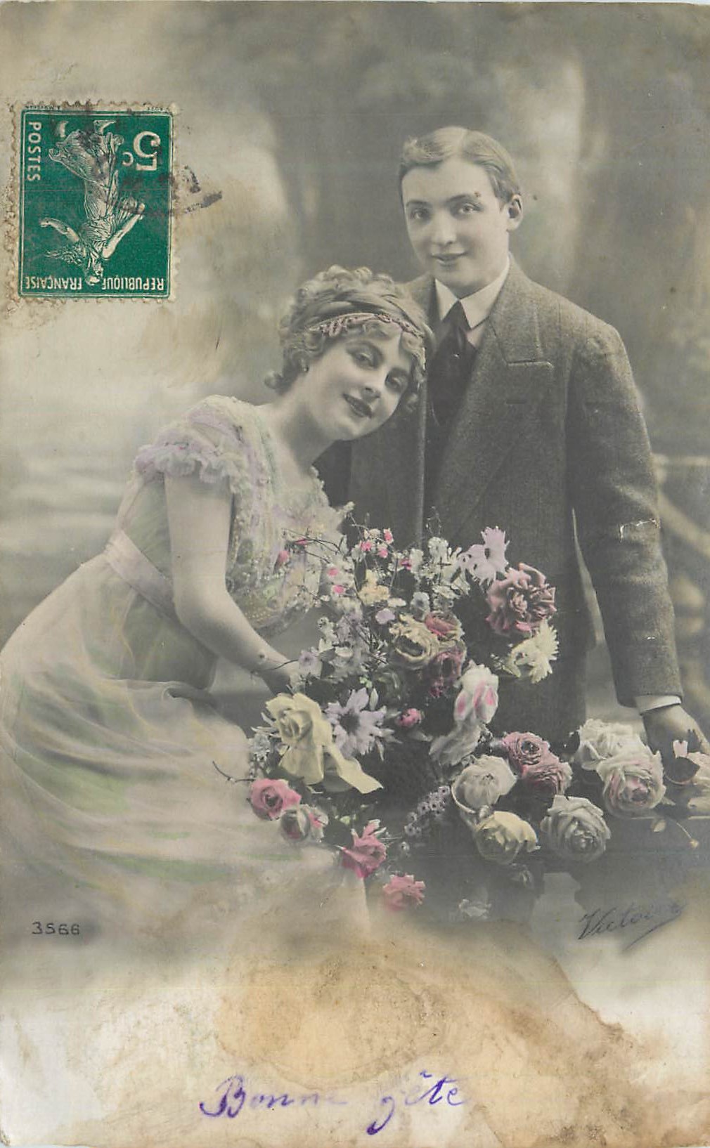 Jeune couple — scène de jardin — phototypie Victorine