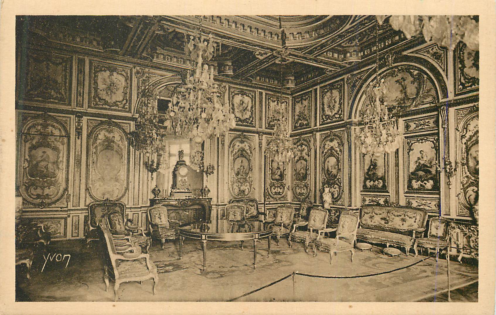 Salle de réception richement décorée — Yvon, n°7