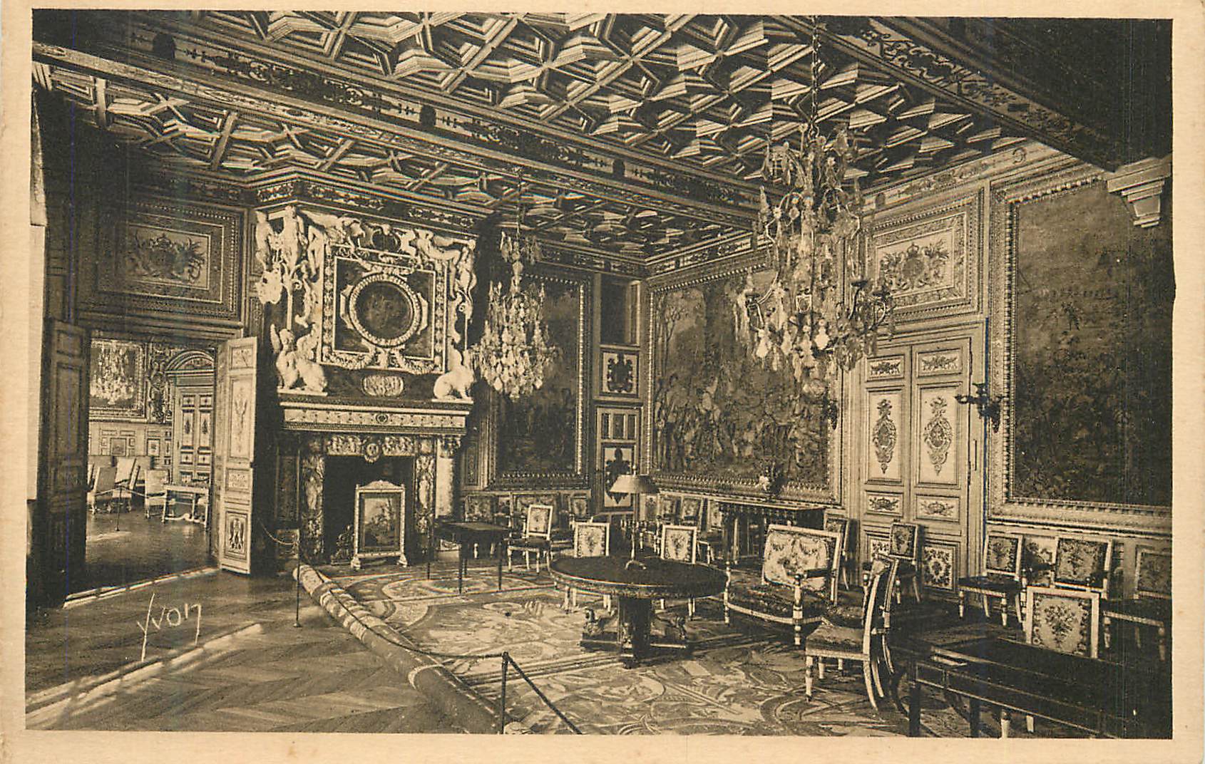 Sala da pranzo del Castello di Chantilly — vista interna — editore Yvon, n° 17