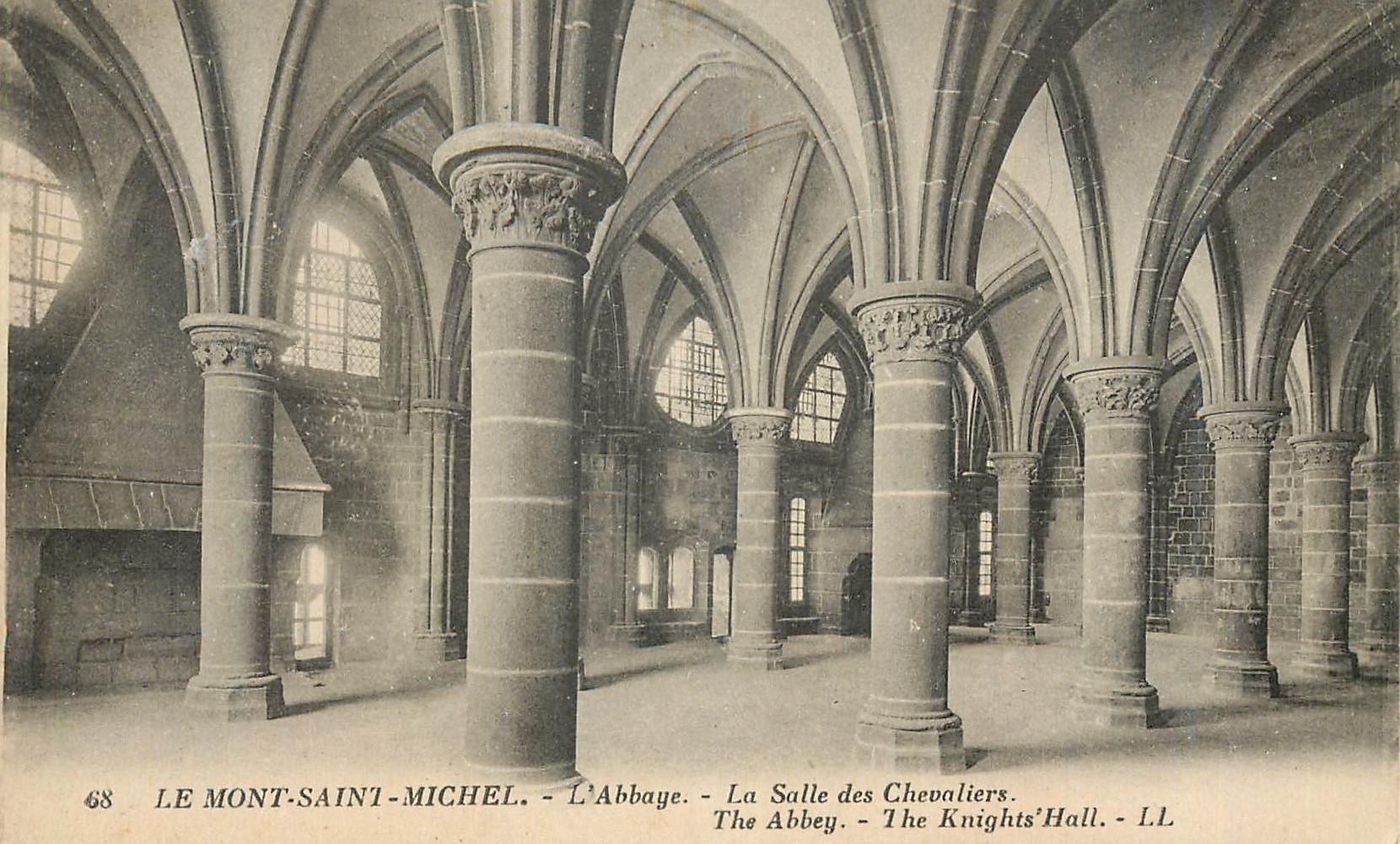 CPA Le Mont Saint Michel L'Abbaye La Salle des Chevaliers