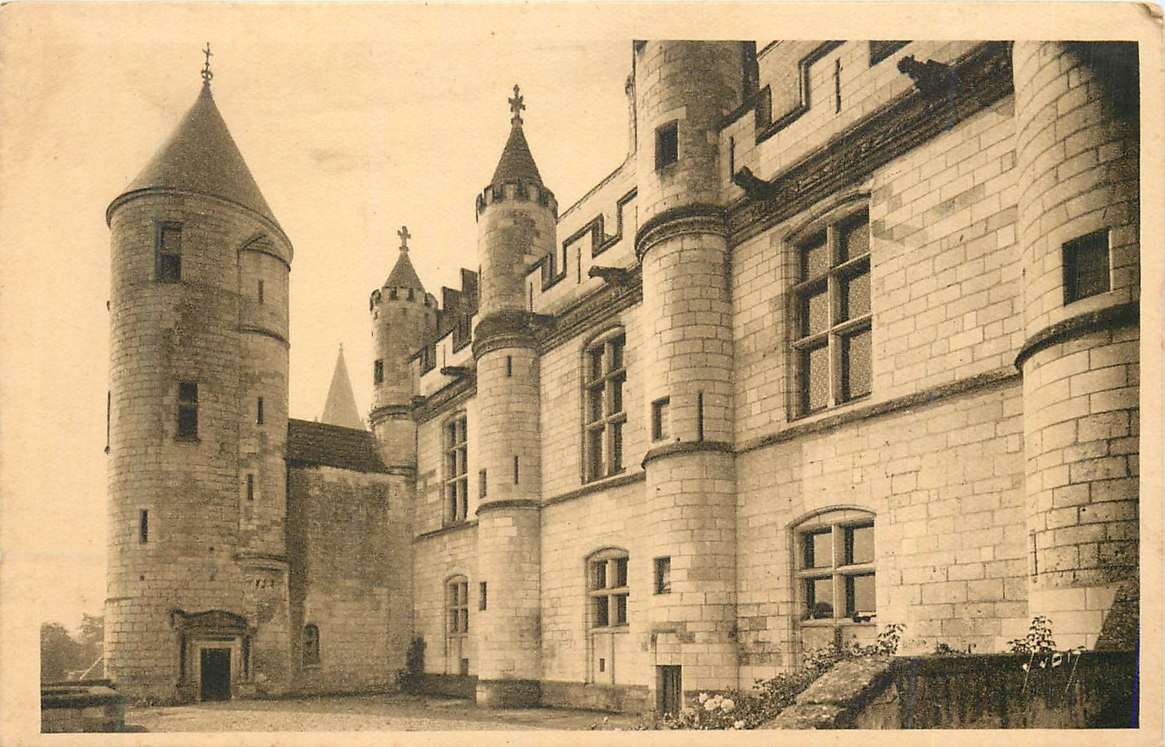 CPA Loches (Indre et Loire) Facade Orientale du Chateau