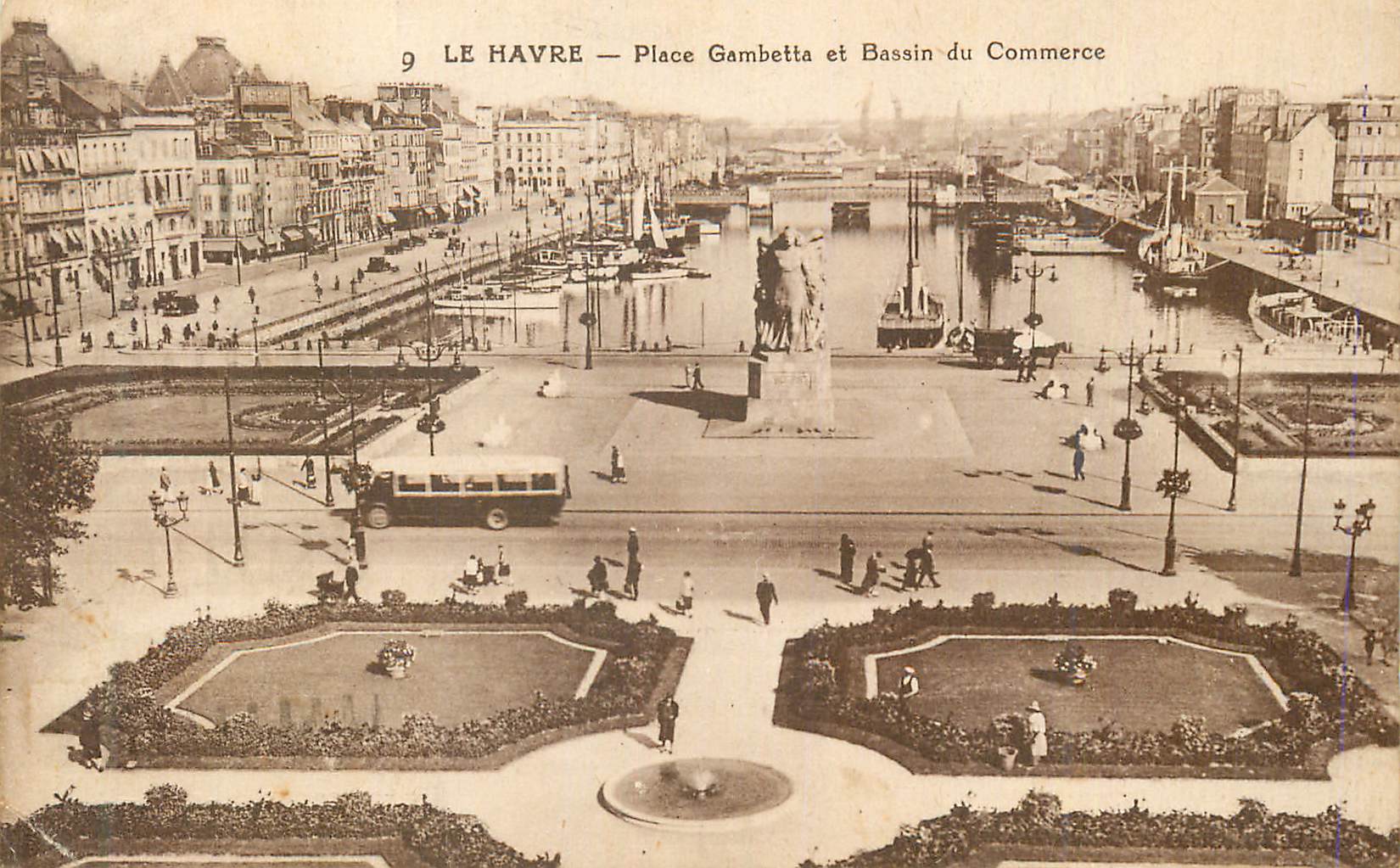 CPA Le Havre Place Gambetta et Bassin du Commerce