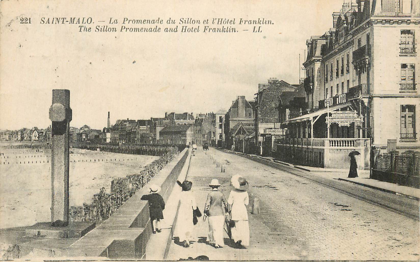 Saint-Malo — La Promenade du Sillon et l'Hôtel Franklin — LL, n° 221