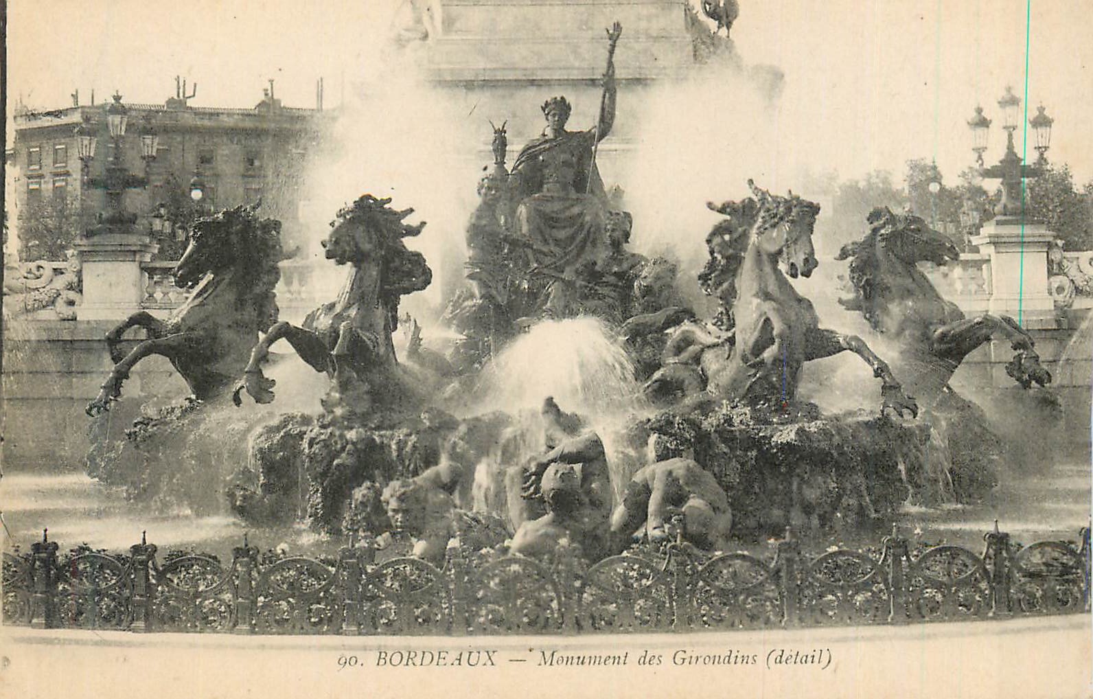 CPA Bordeaux Monument des Girondins (detail)