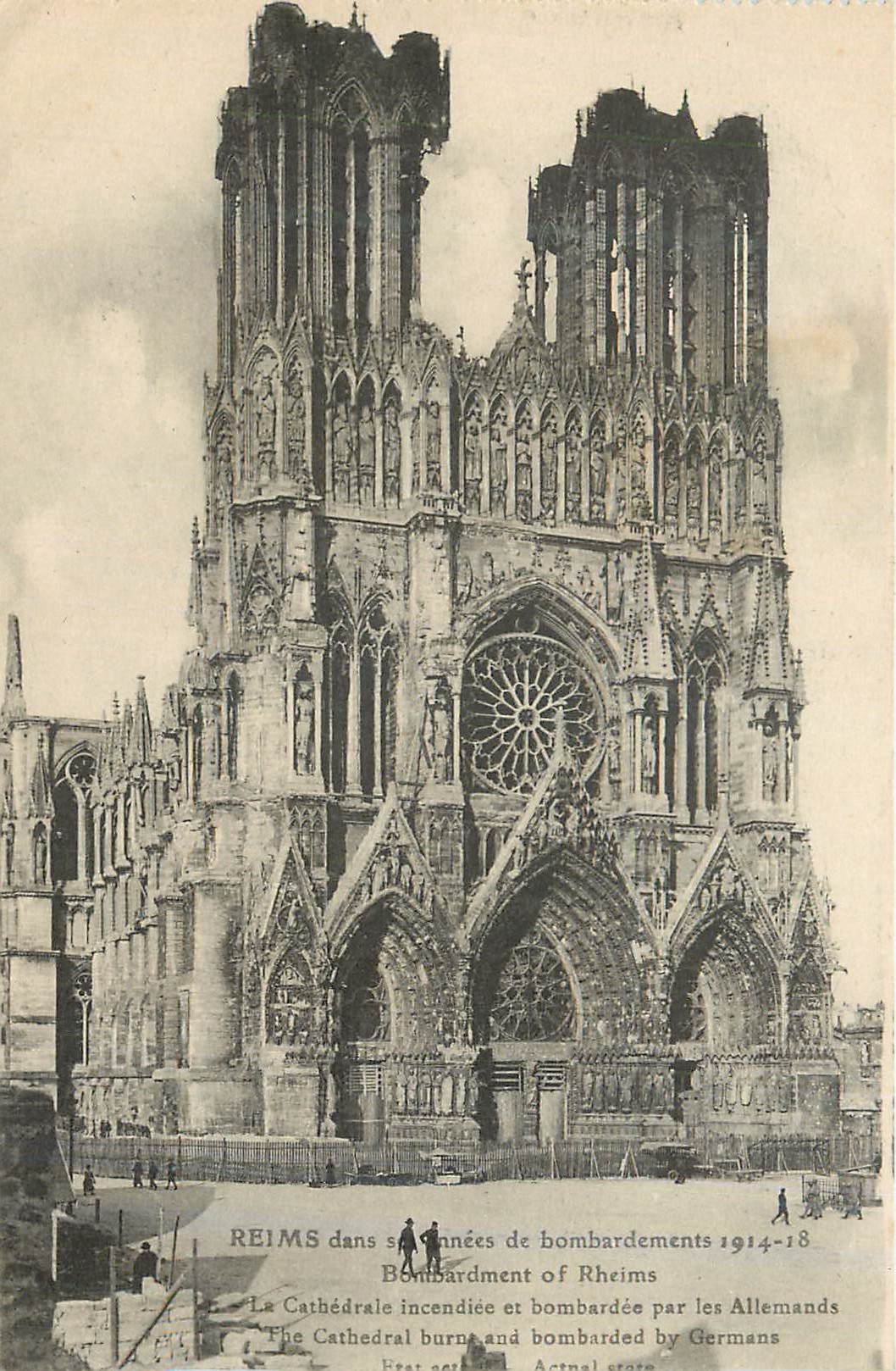 Reims — Cathédrale après bombardements 1914-18 — Éditeur non identifié