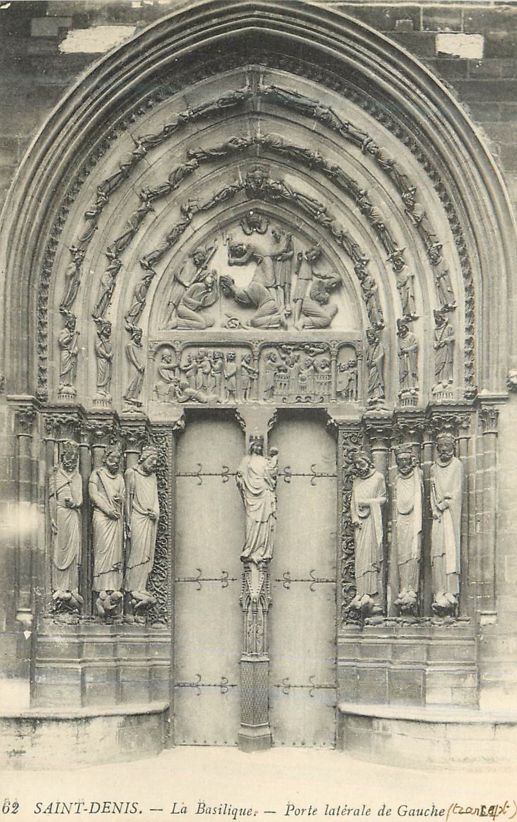 CPA Saint Denis La Basilique Porte Laterale de Gauche