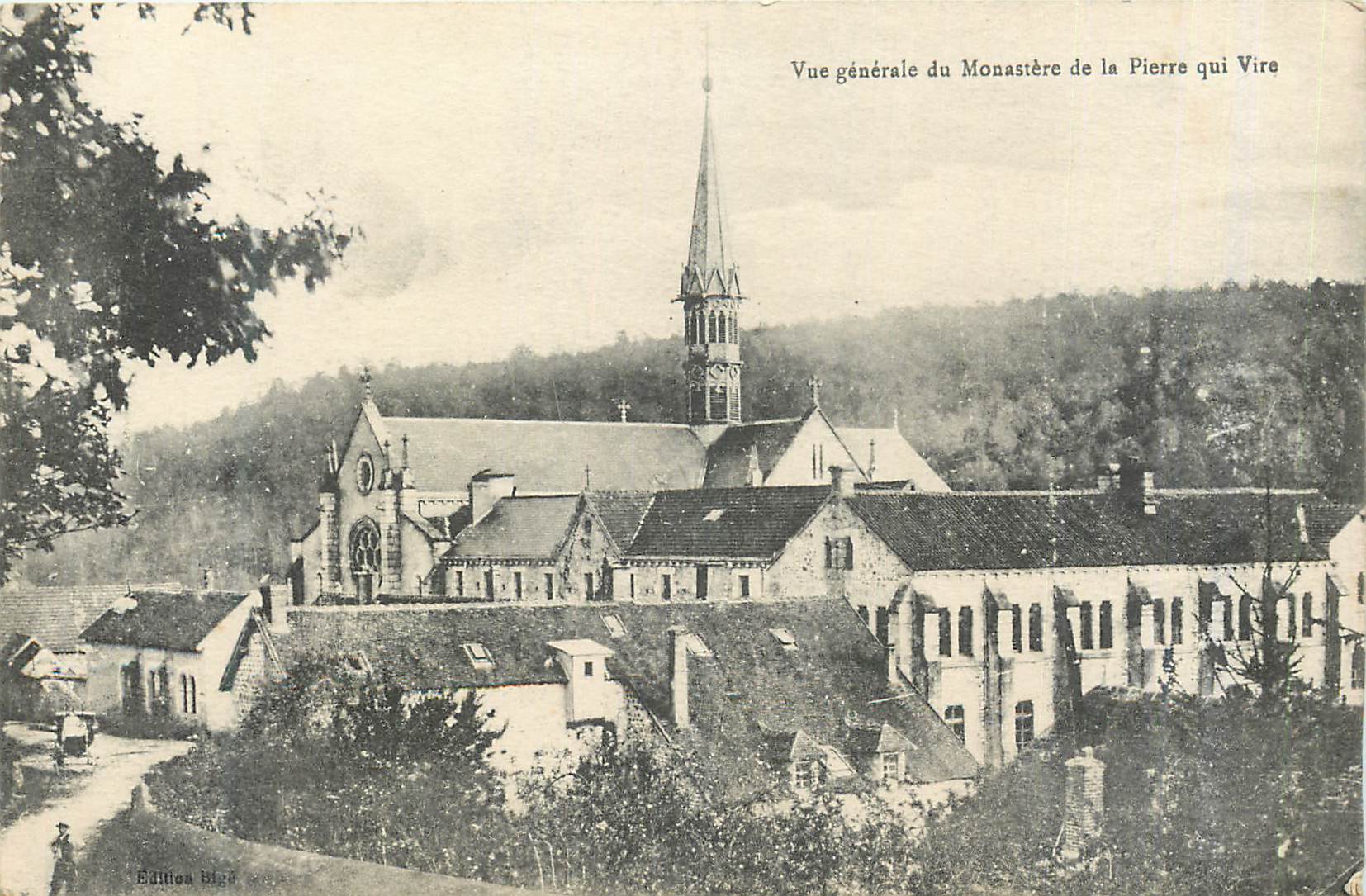 CPA Vue Generale du Monastere de la Pierre qui Vire