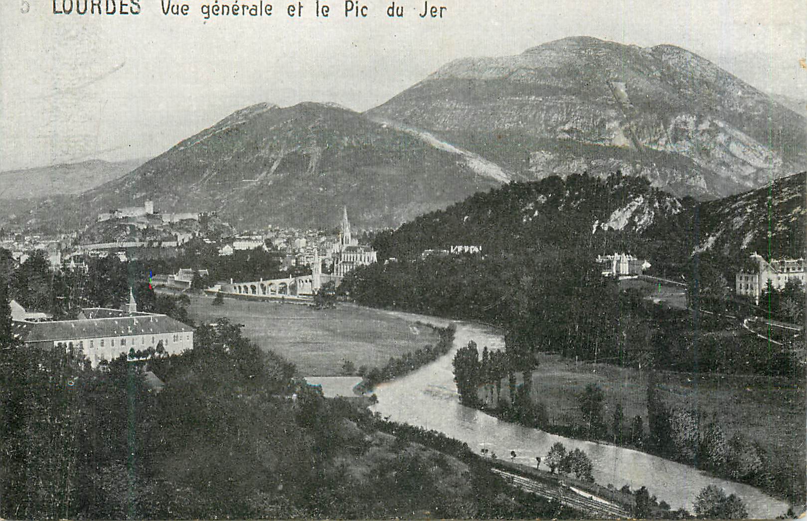 CPA Lourdes Vue Generale et le Pic du Jer
