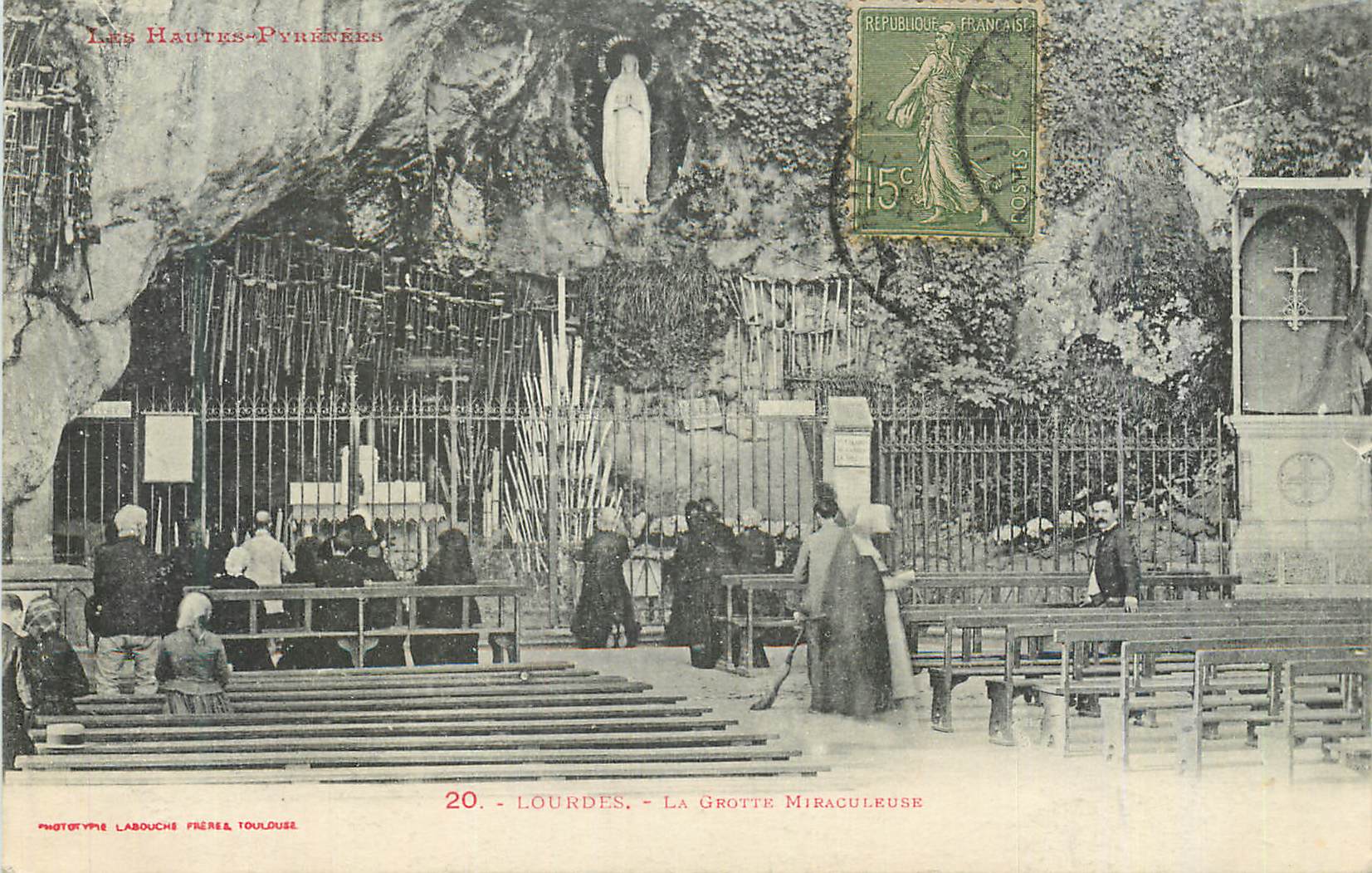 CPA Lourdes Les Hautes Pyrenees La Grotte Miraculeuse