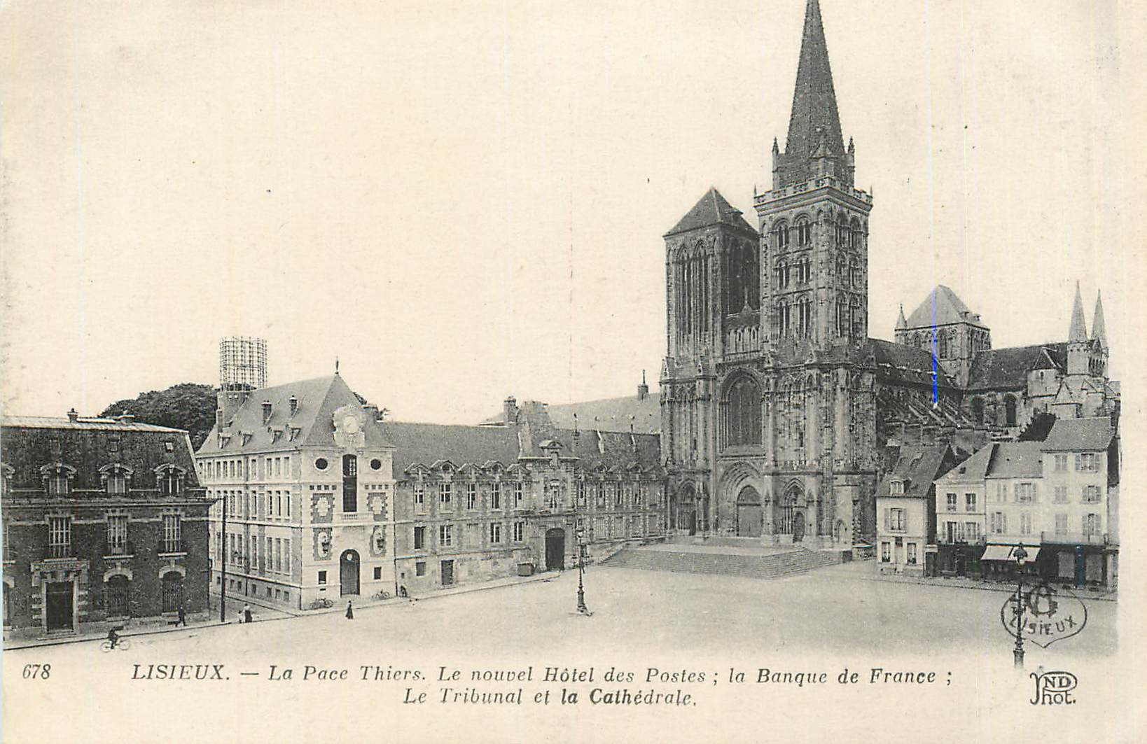 CPA Lisieux La Place Thiers Le Nouvel Hotel des Postes La Banque de France