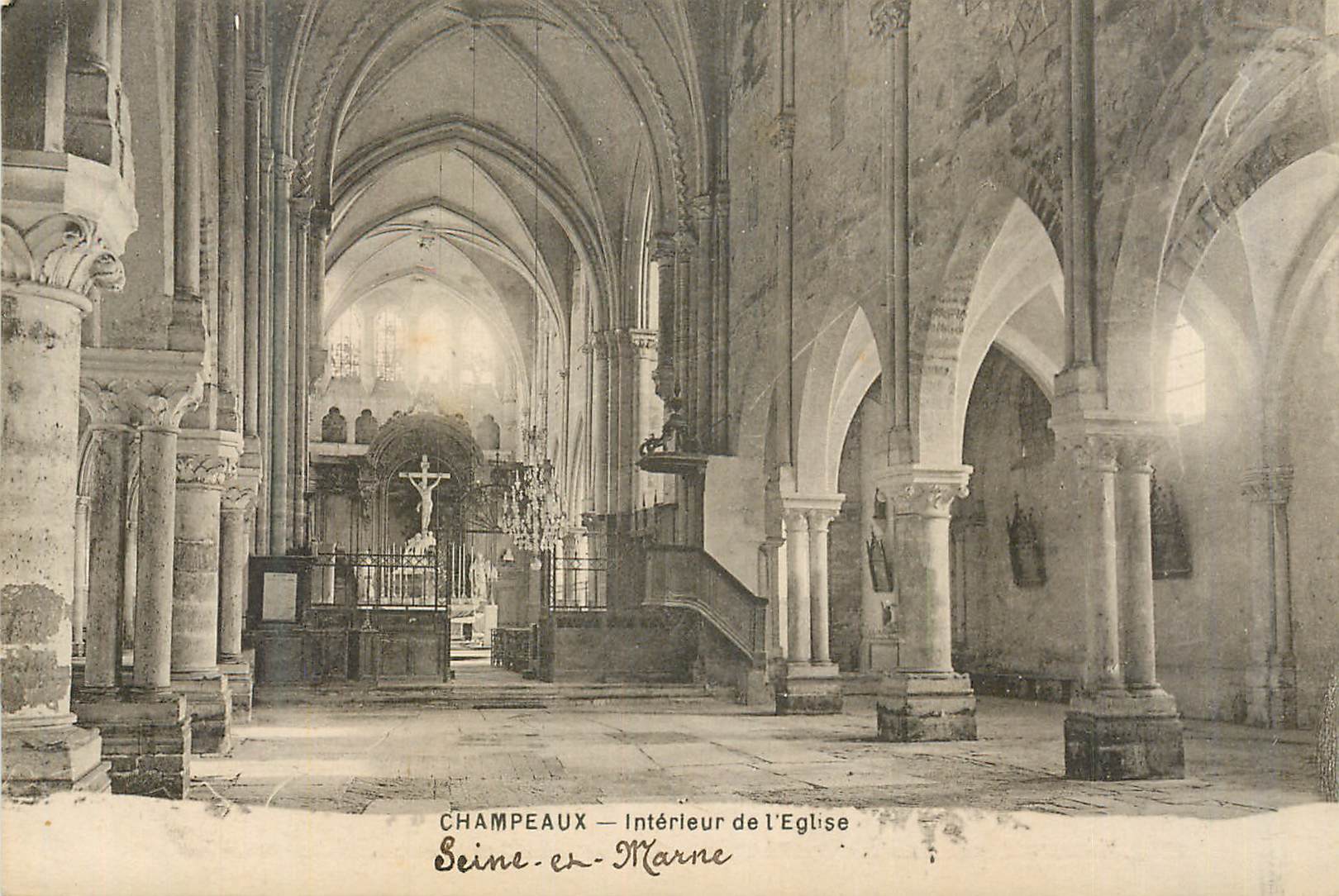 Champeaux — Intérieur de l'Église — Seine-et-Marne