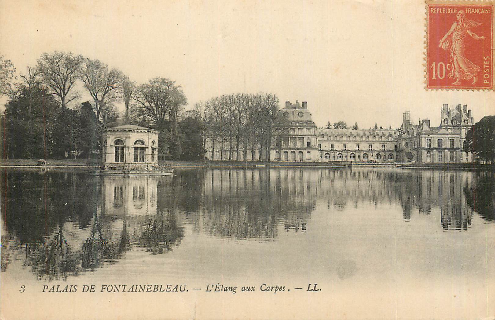Palacio de Fontainebleau — La Fuente de las Carpas — LL.