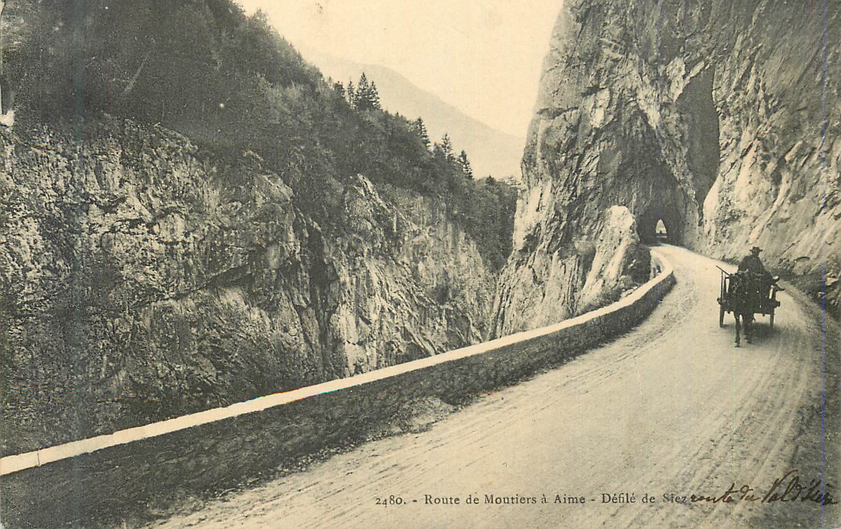 CPA Route de Moutiers a Aime Defile de Siez