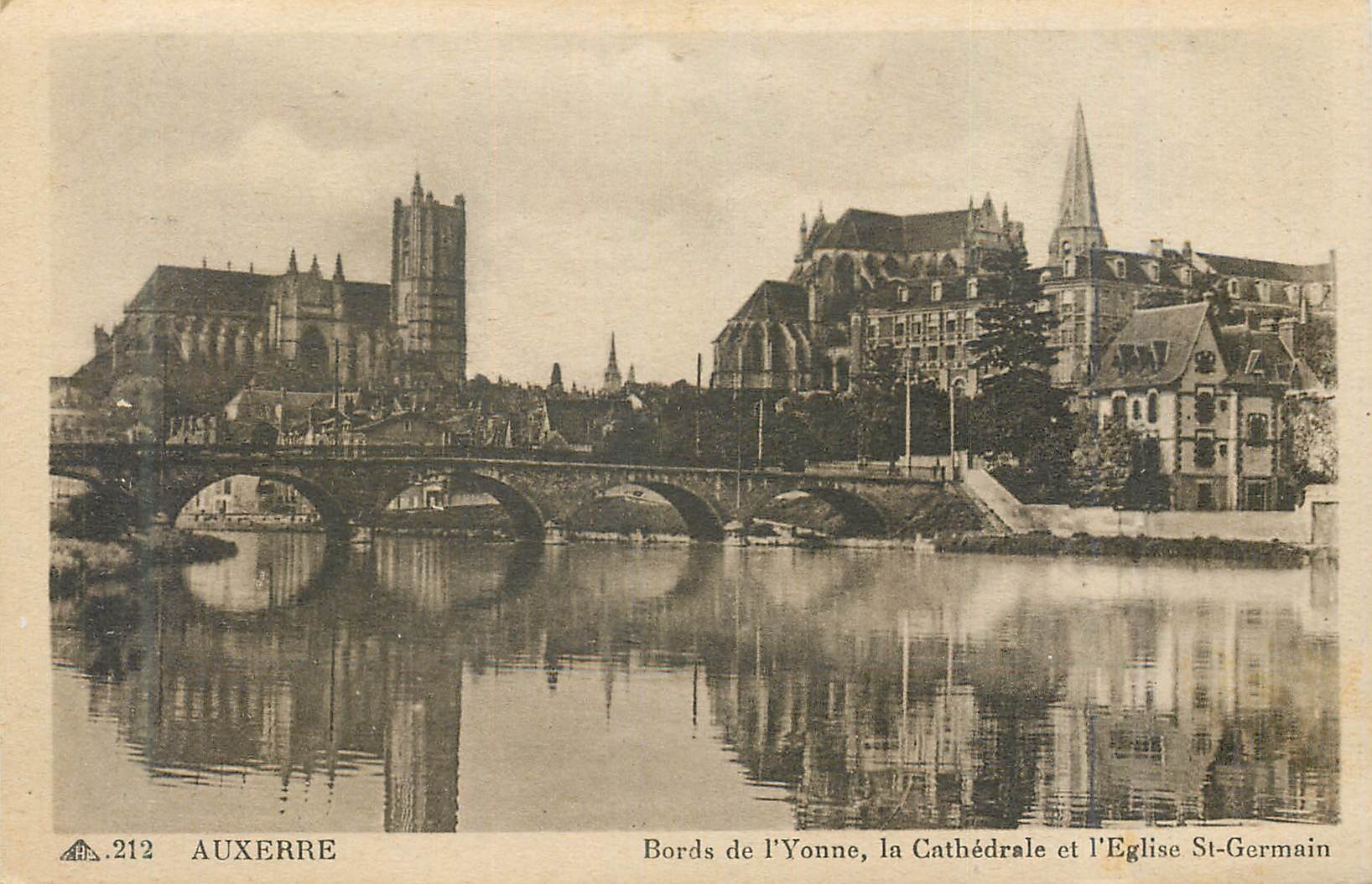 Auxerre — Banks of the Yonne, the Cathedral and St-Germain Church — Publisher A.212