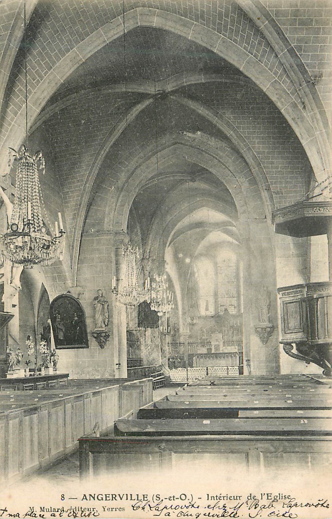 CPA Angerville (S et O) Interieur de l'Eglise