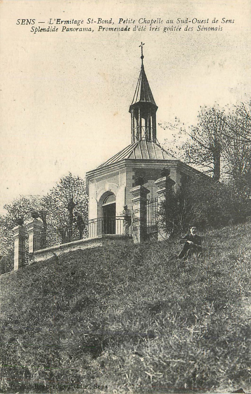 CPA Sens L'ermitage Saint Paul Petite Chapelle au Sud Ouest de Sens