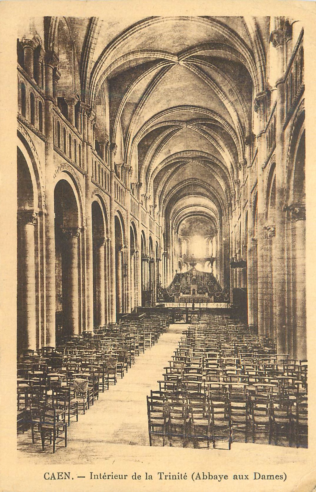 CPA Caen Interieur de la Trinite (Abbaye aux Dames)