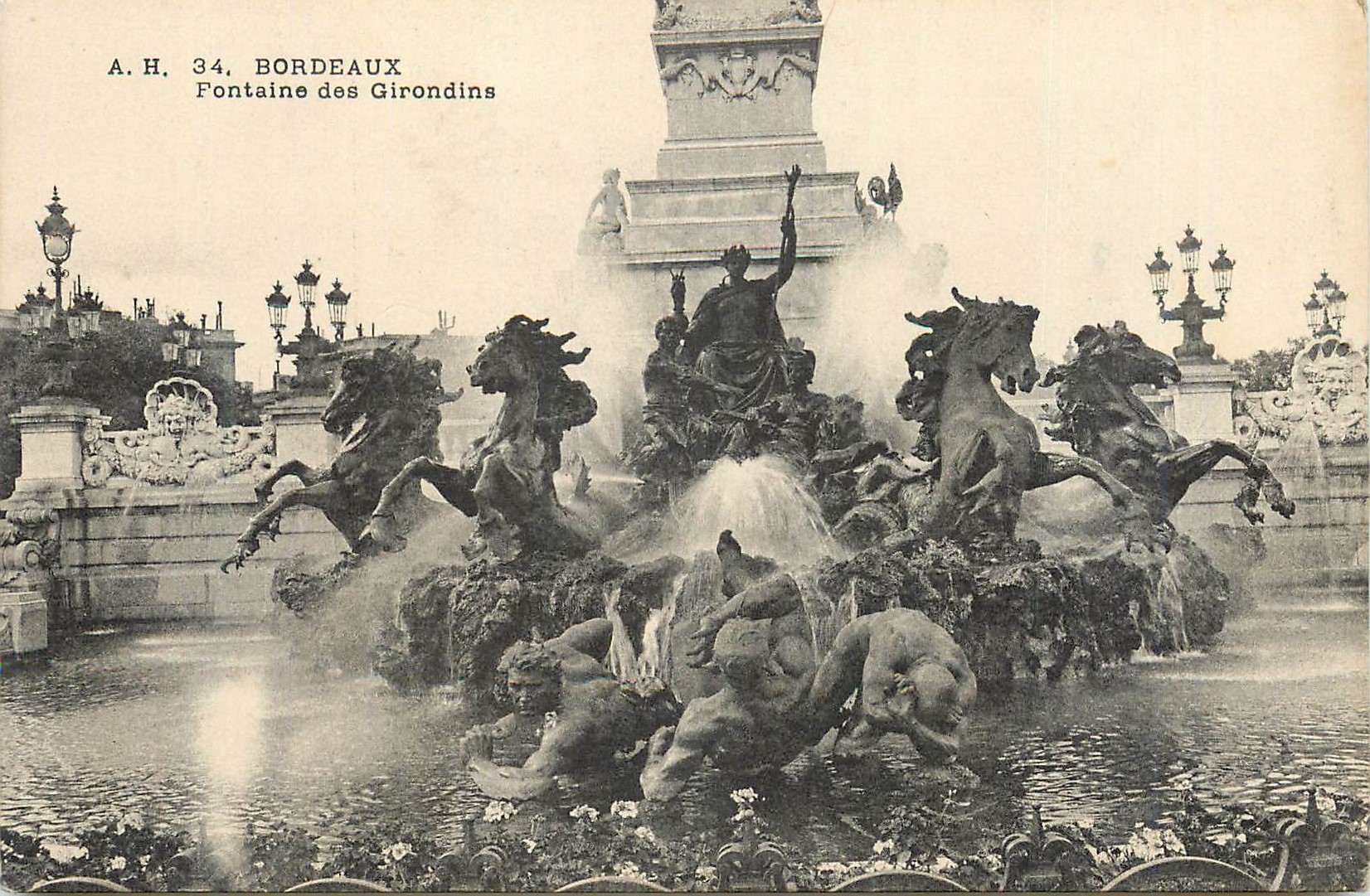 CPA Bordeaux Fontaine des Girondins