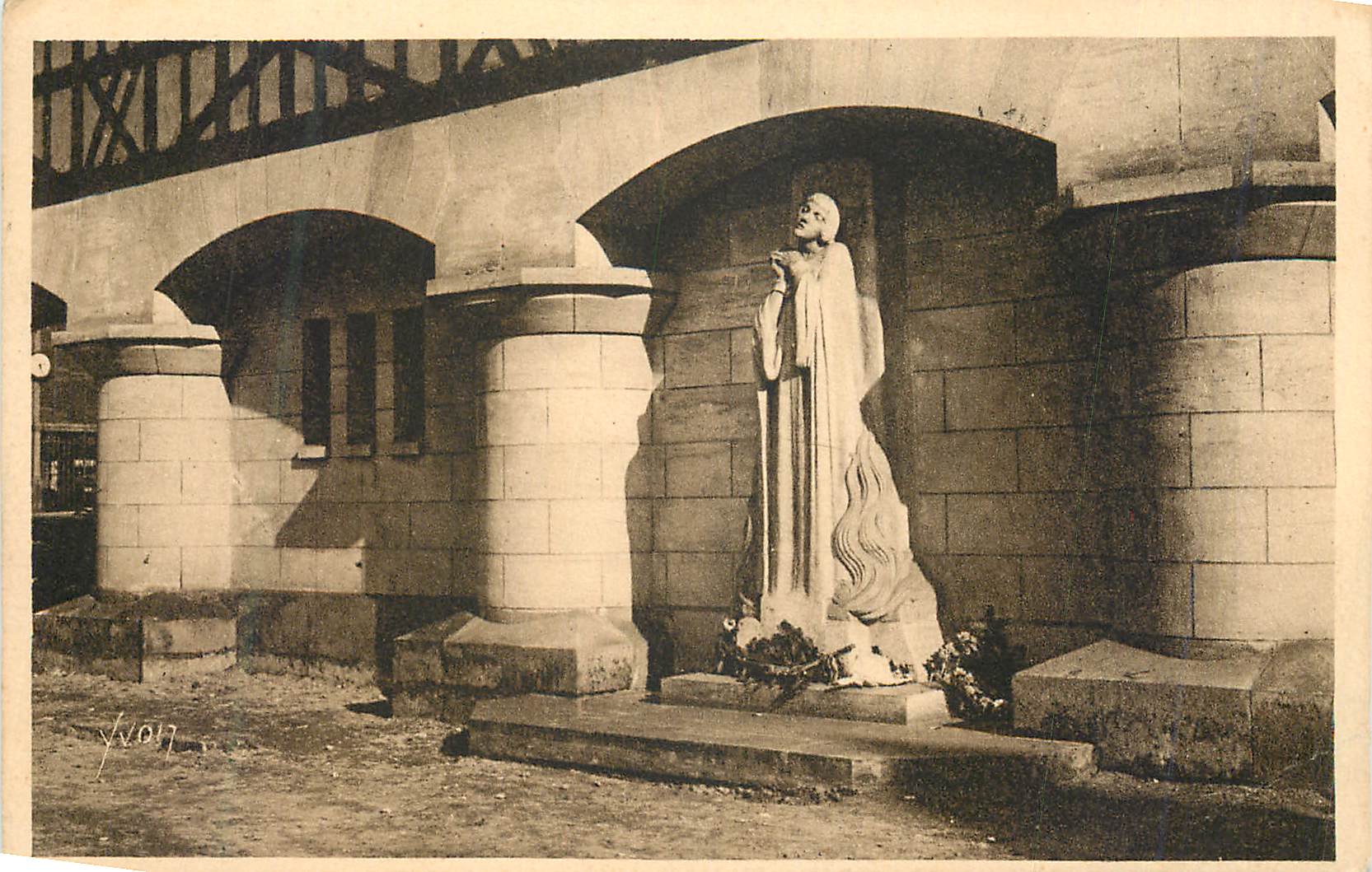 CPA Rouen (Seine Inferieure) La Douce France Place du Marche Jeanne d'Arc sur son Bucher