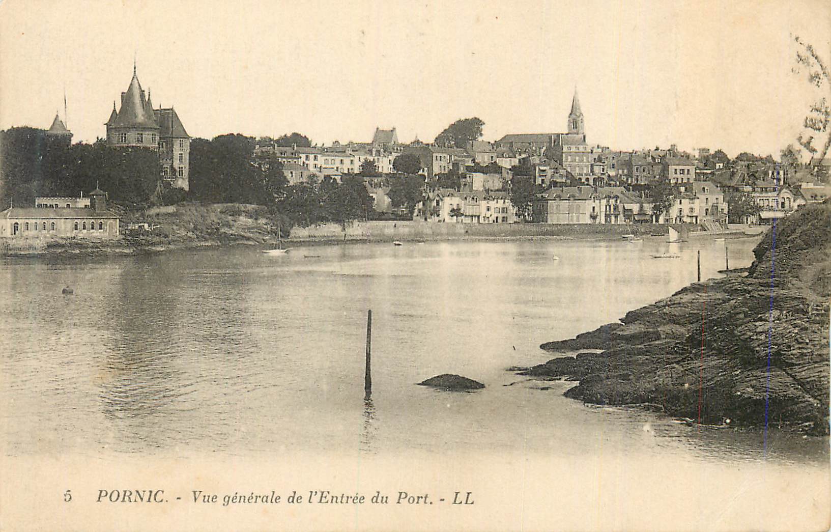 CPA Pornic Vue Generale de l'Entree du Port