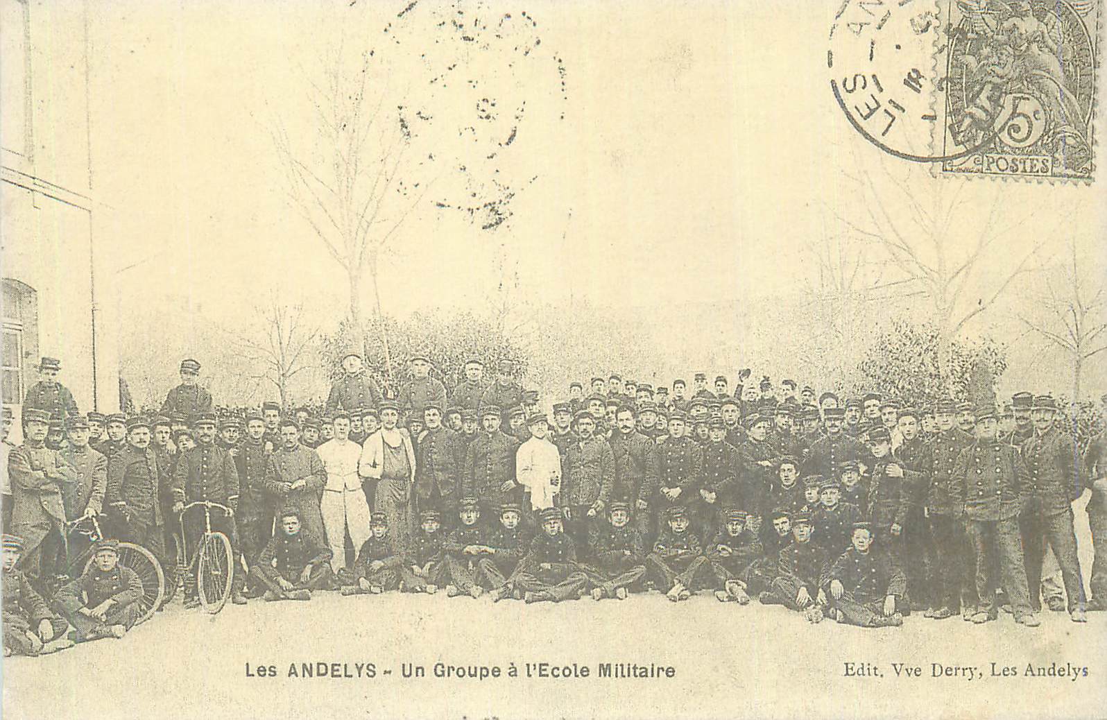 Les ANDELYS - Un Groupe à l'École Militaire — Edit. Vve Derry, Les Andelys
