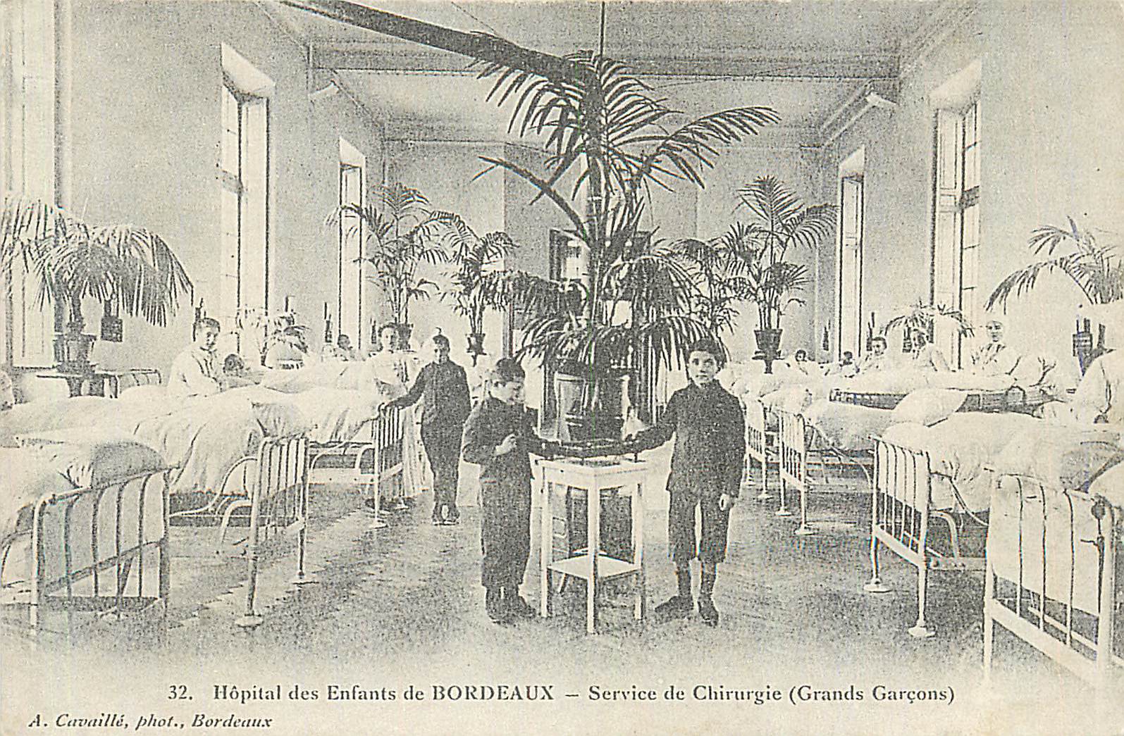 REPRO Hopital des Enfants de Bordeaux Service de Chirurgie (Gradns Garcons) Militaria