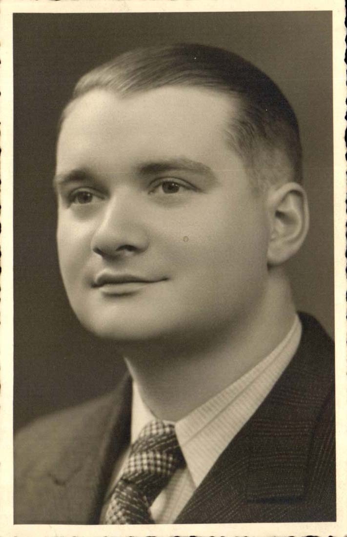 CPA Carte photo jeune homme 