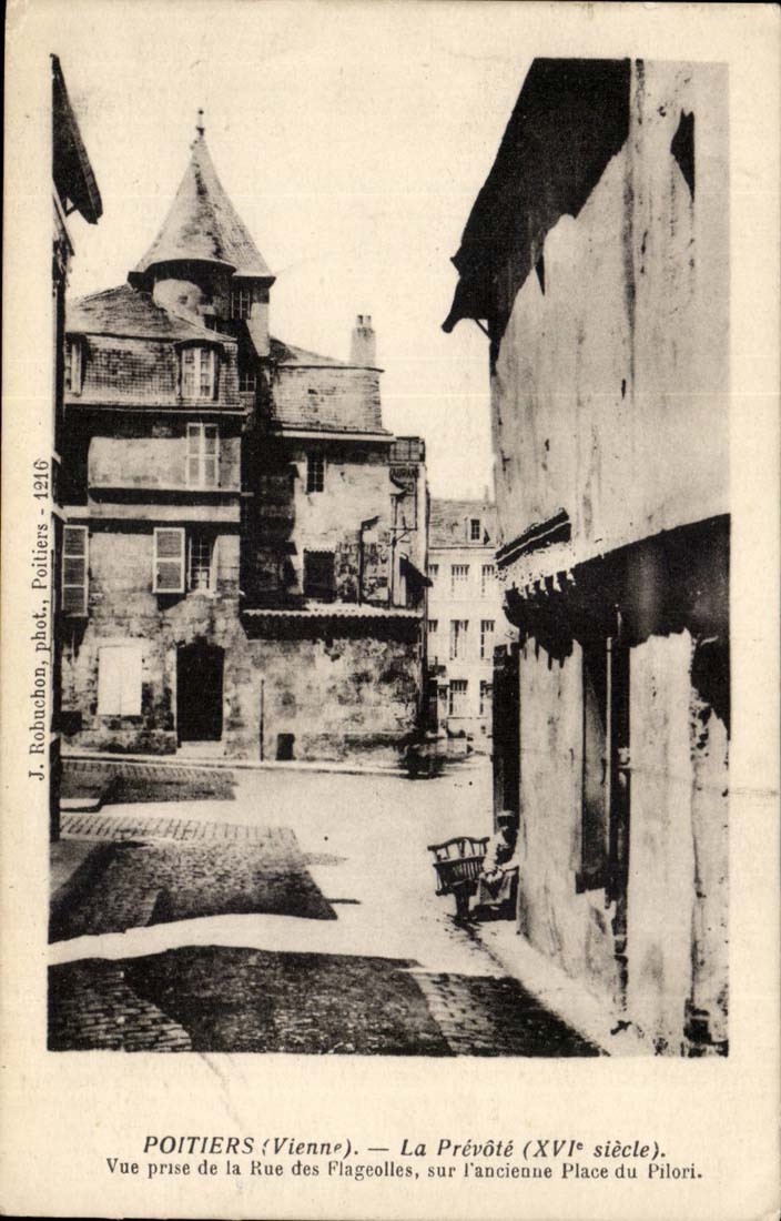 Poitiers (Vienne) — La Prévôté (XVIe siècle) — J. Robuchon, phot. Poitiers, n° 1216