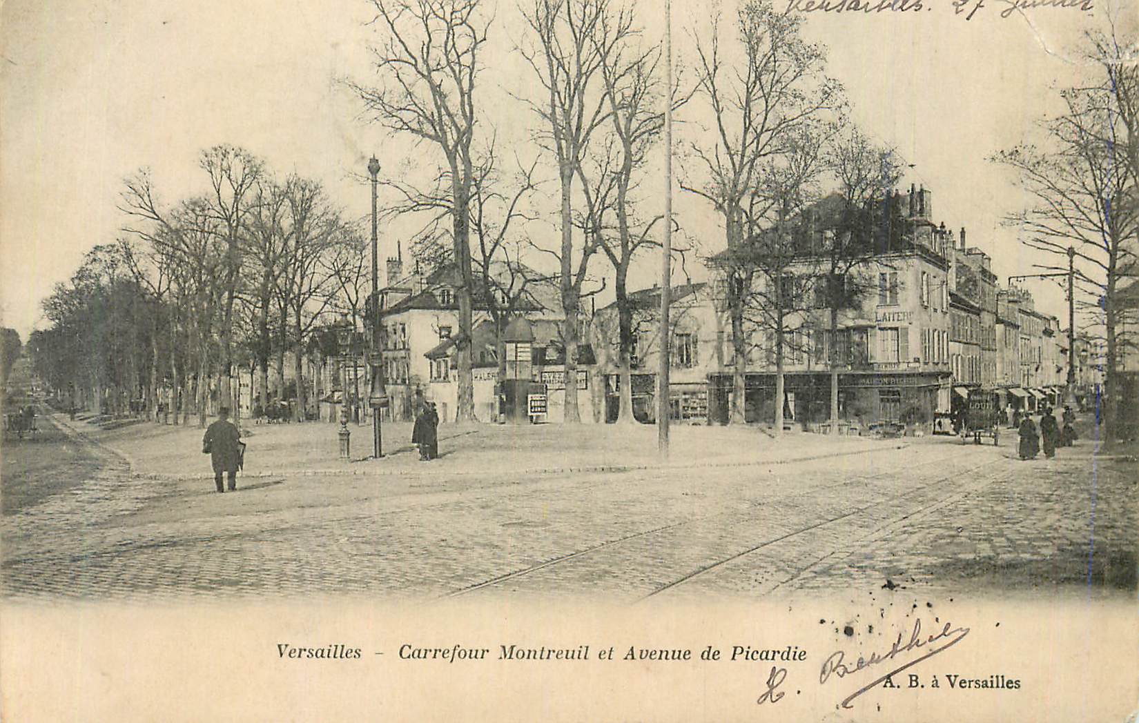 CPA Versailles Carrefour Montreuit et Avenue de Picardie