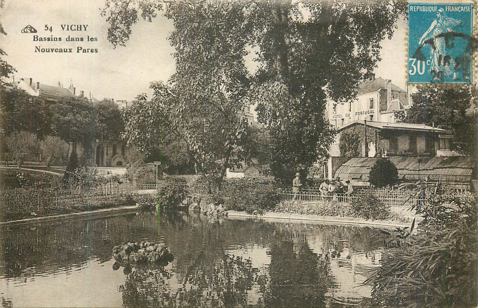CPA Vichy Bassins dans les Nouveaux Parcs