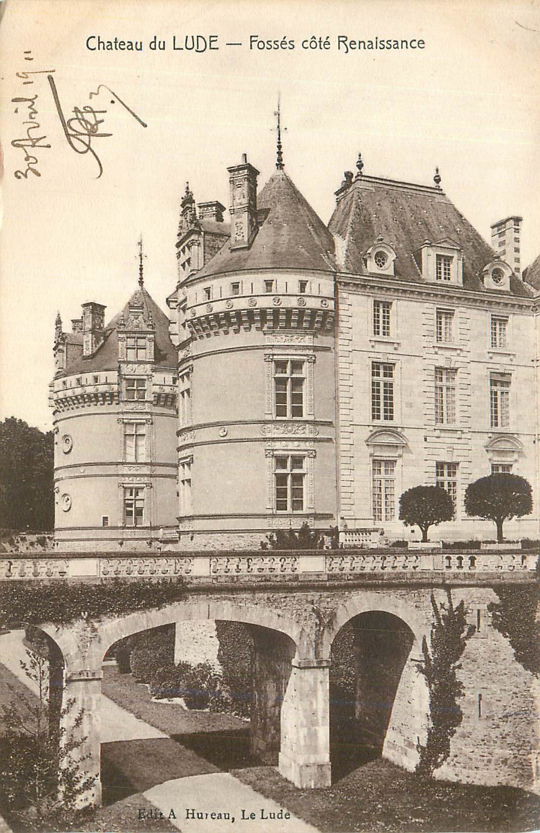 CPA Chateau du Lude Fosses cote Renaissance