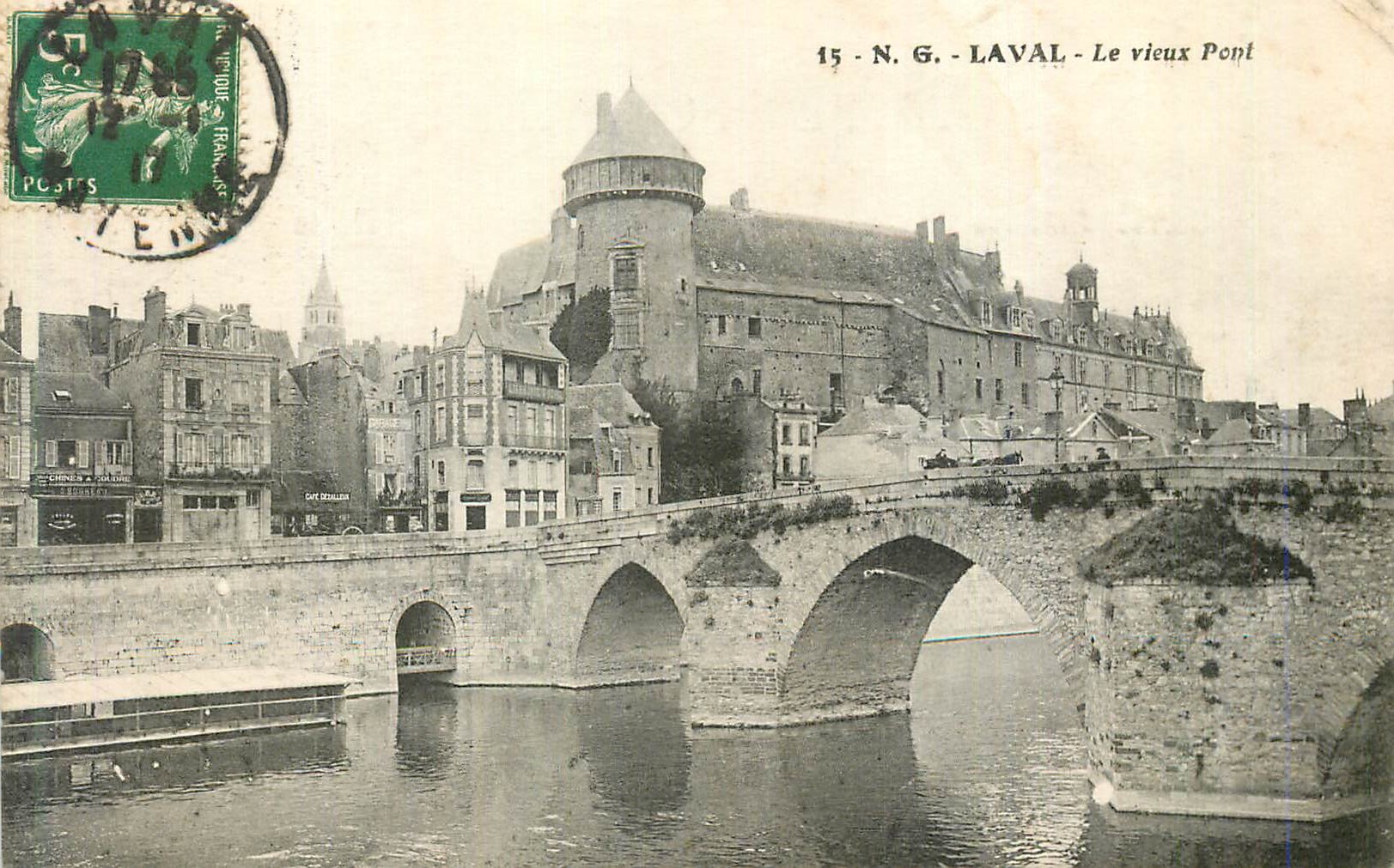 CPA N G Laval le vieux Pont