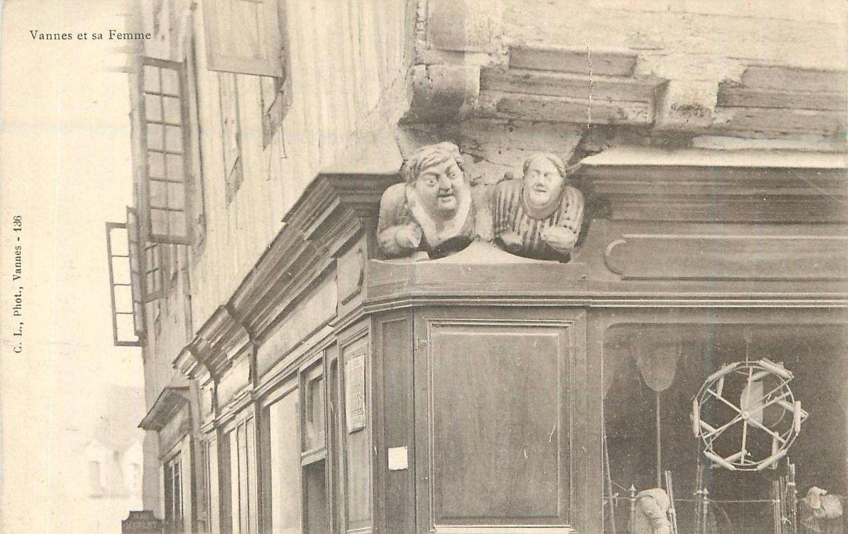 Vannes et sa Femme — C. L., Vannes - 136