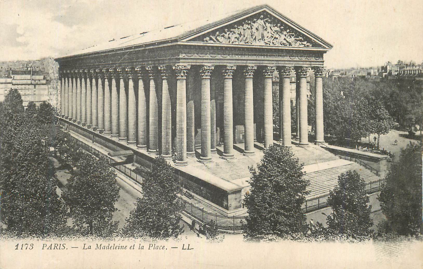 CPA Paris La Madeleine et la Place