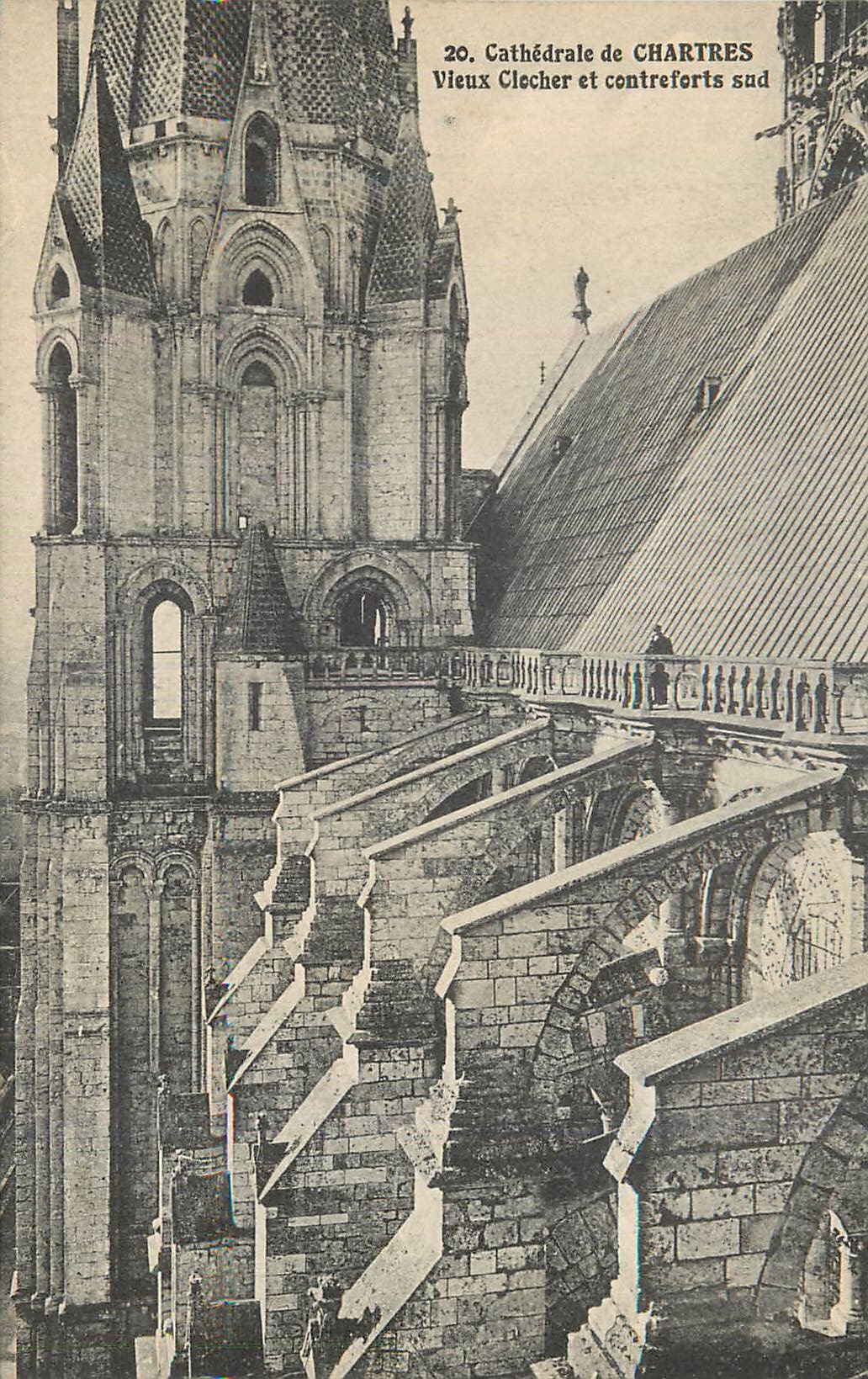Cathédrale de Chartres — Vieux clocher et contreforts sud — Éditeur : C. L. B. n°20
