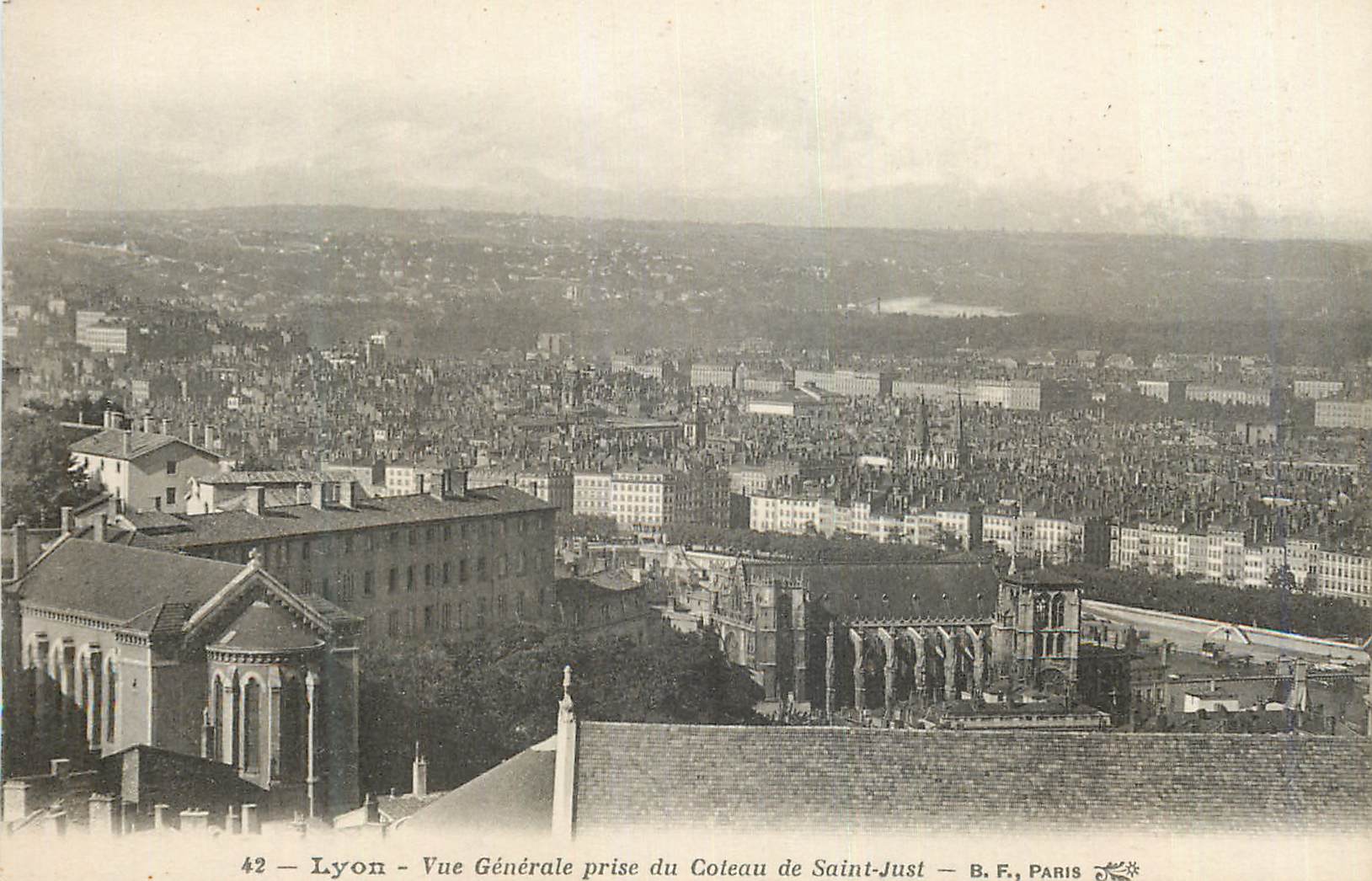 CPA Lyon Vue generale prise du Coteau de Saint Just