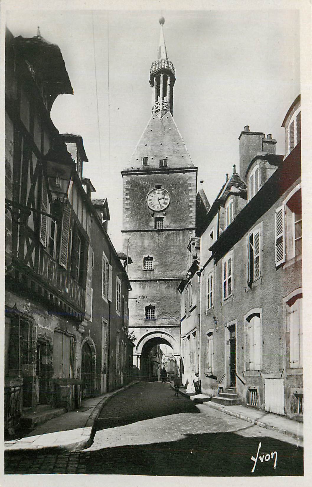 La Tour de l'Horloge à Dijon — vue en perspective — Yvon