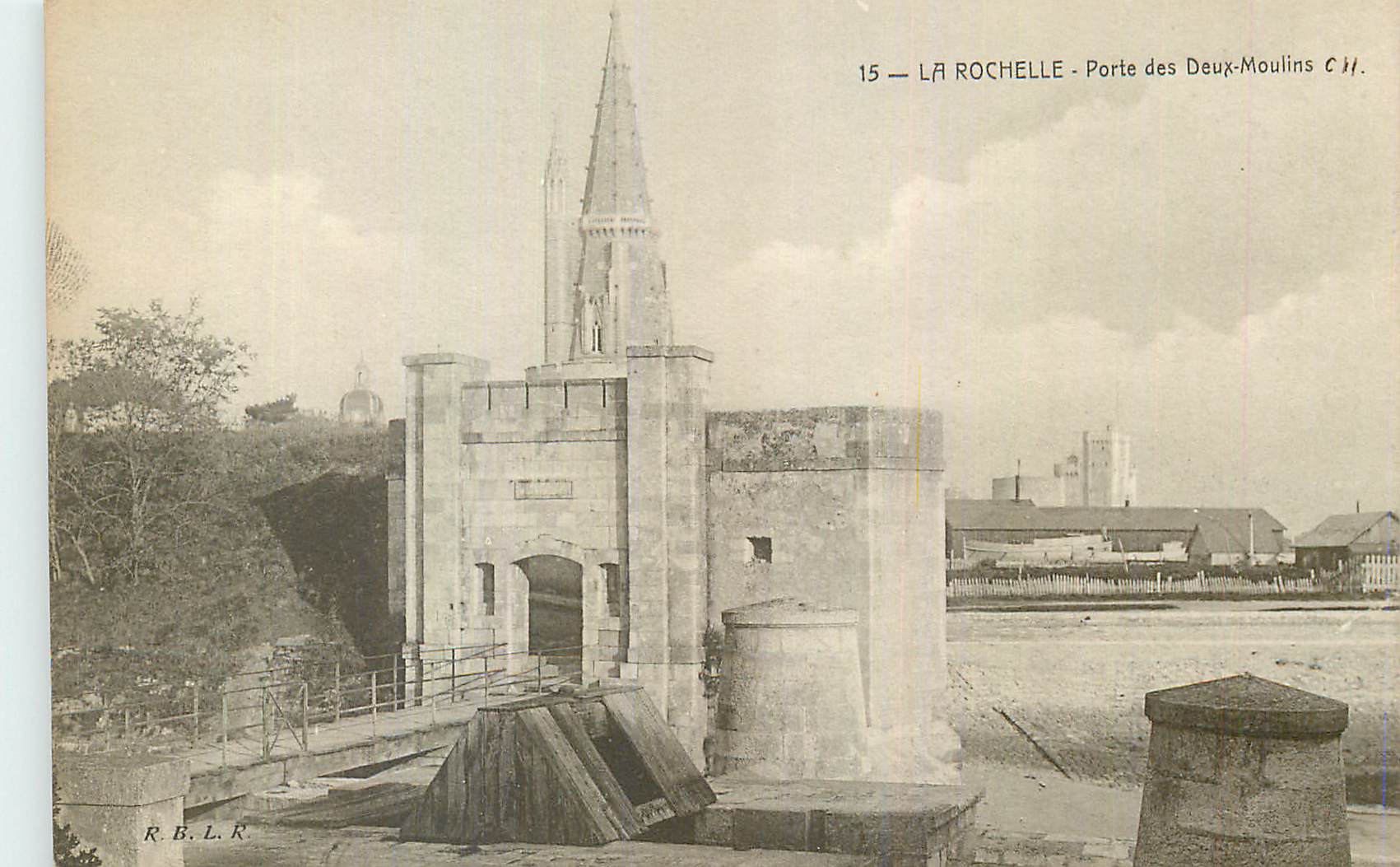 CPA La Rochelle Porte des Deux Moulins