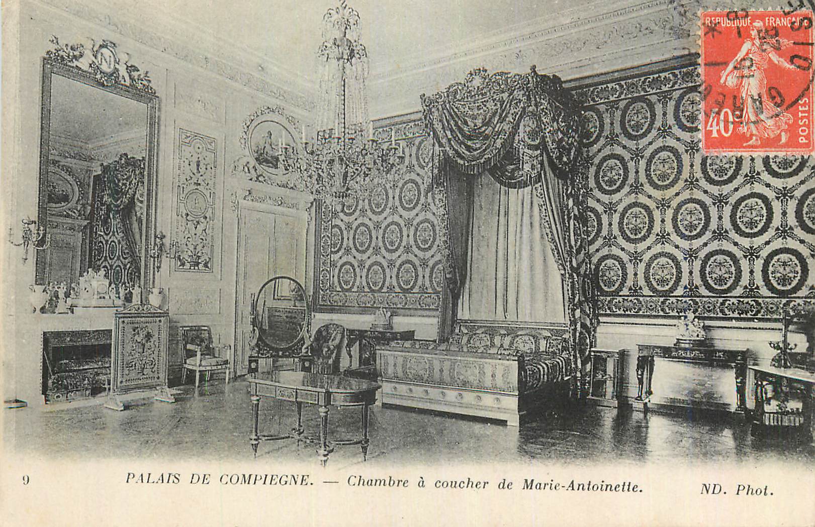CPA Palais de Compiegne Chambre a coucher de Marie Antoinette