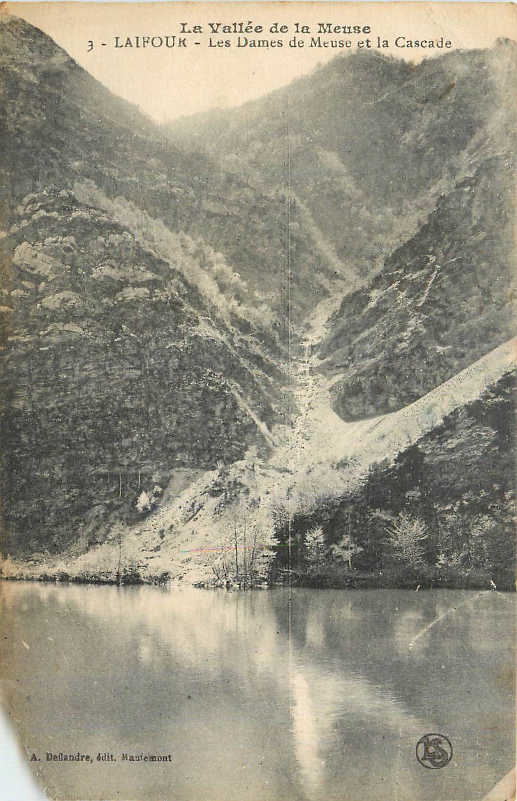 CPA La Vallee de la Meuse Laifour Les Dames de Meuse et la Cascade