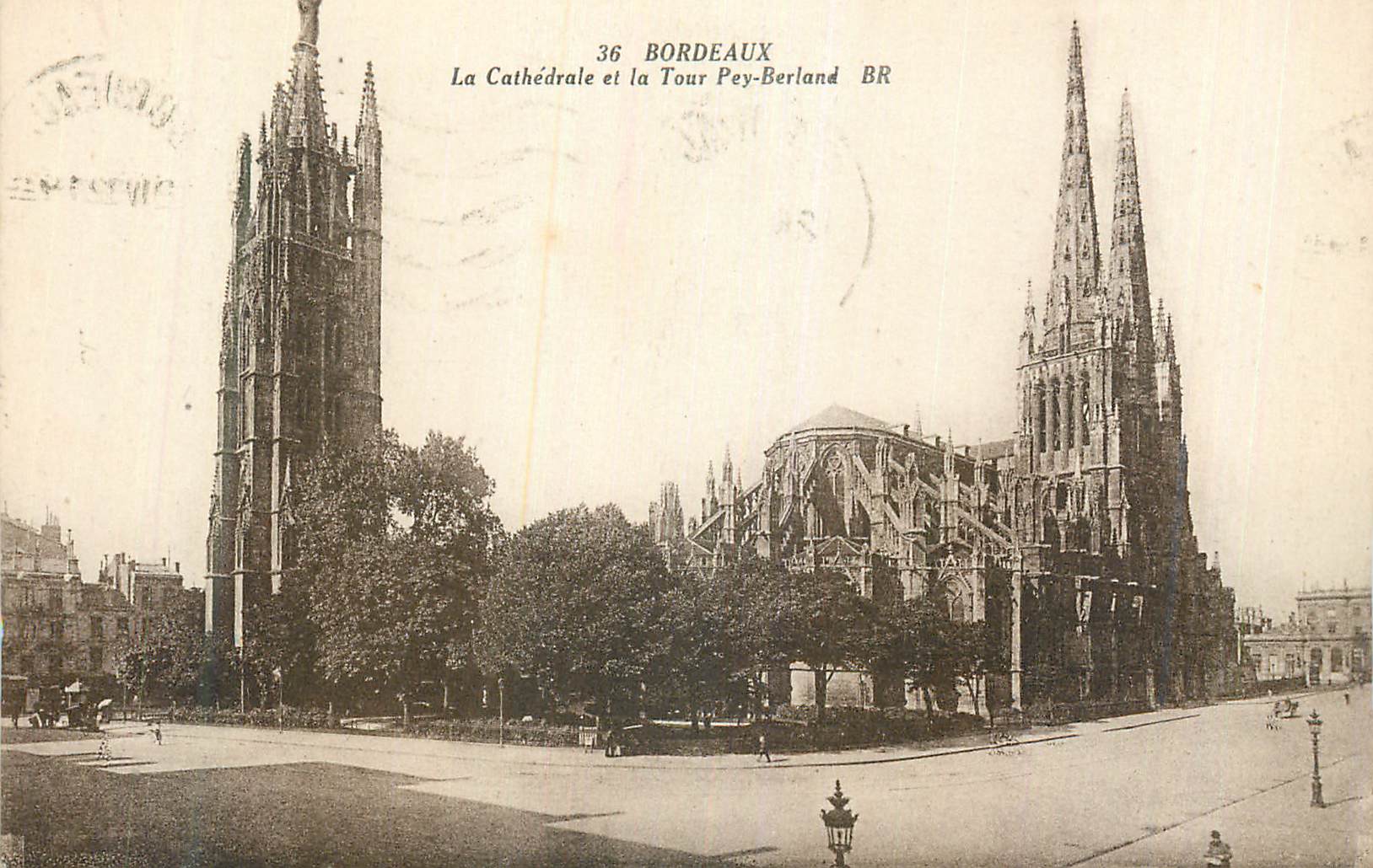 CPA Bordeaux La Cathedrale et la Tour Pey Berland