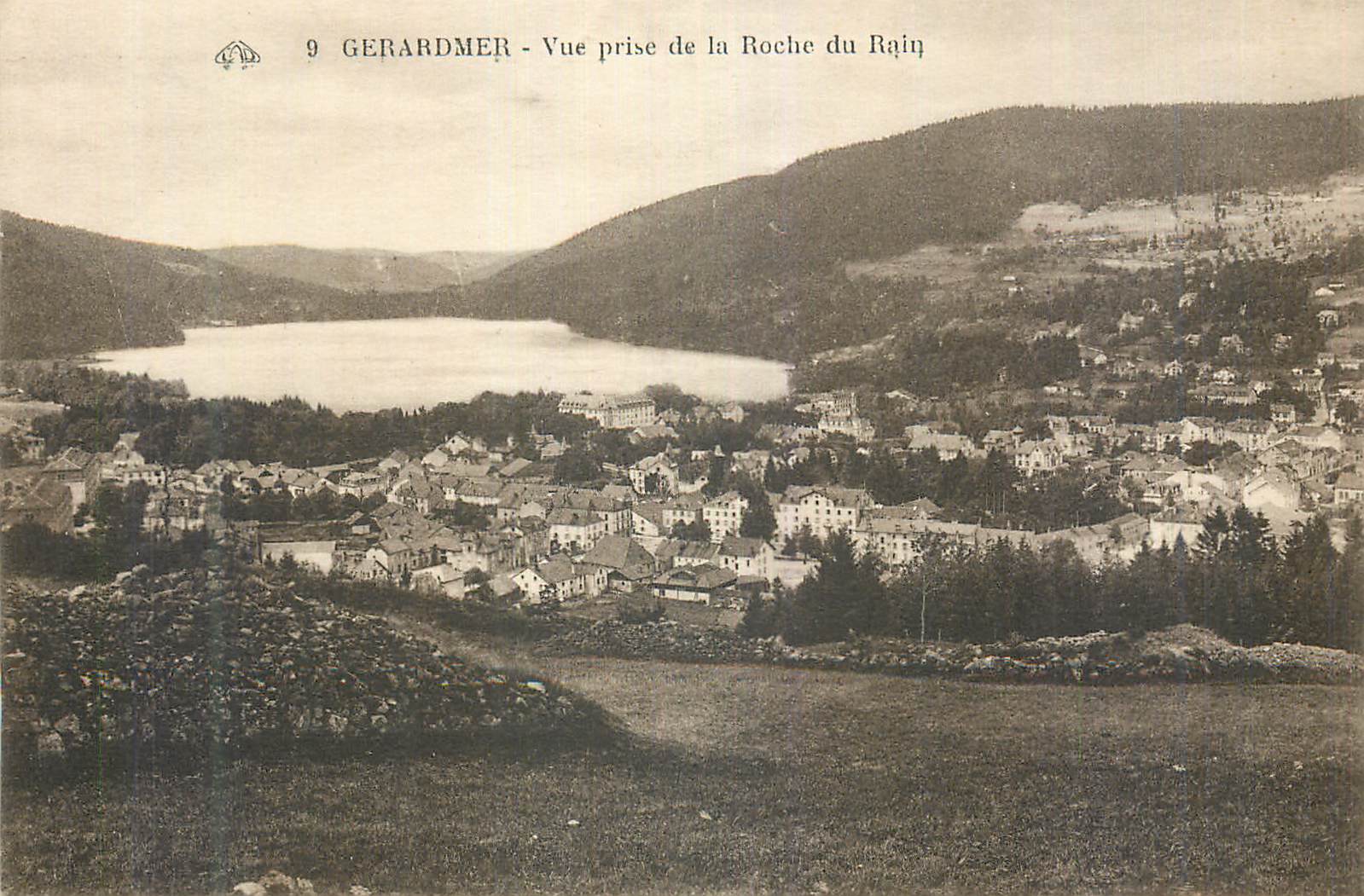 CPA Gerardmer Vue prise de la Roche du Rain