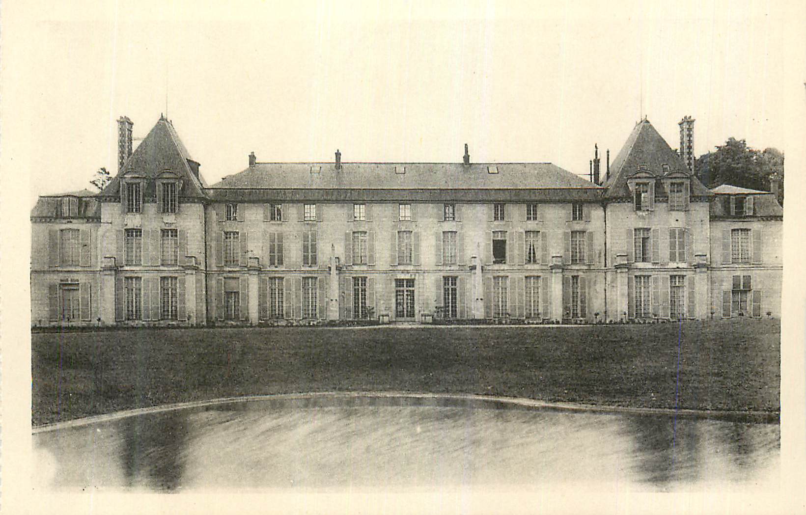 CPA Chateau de Malmaison Facade Ouest sur les Jardins