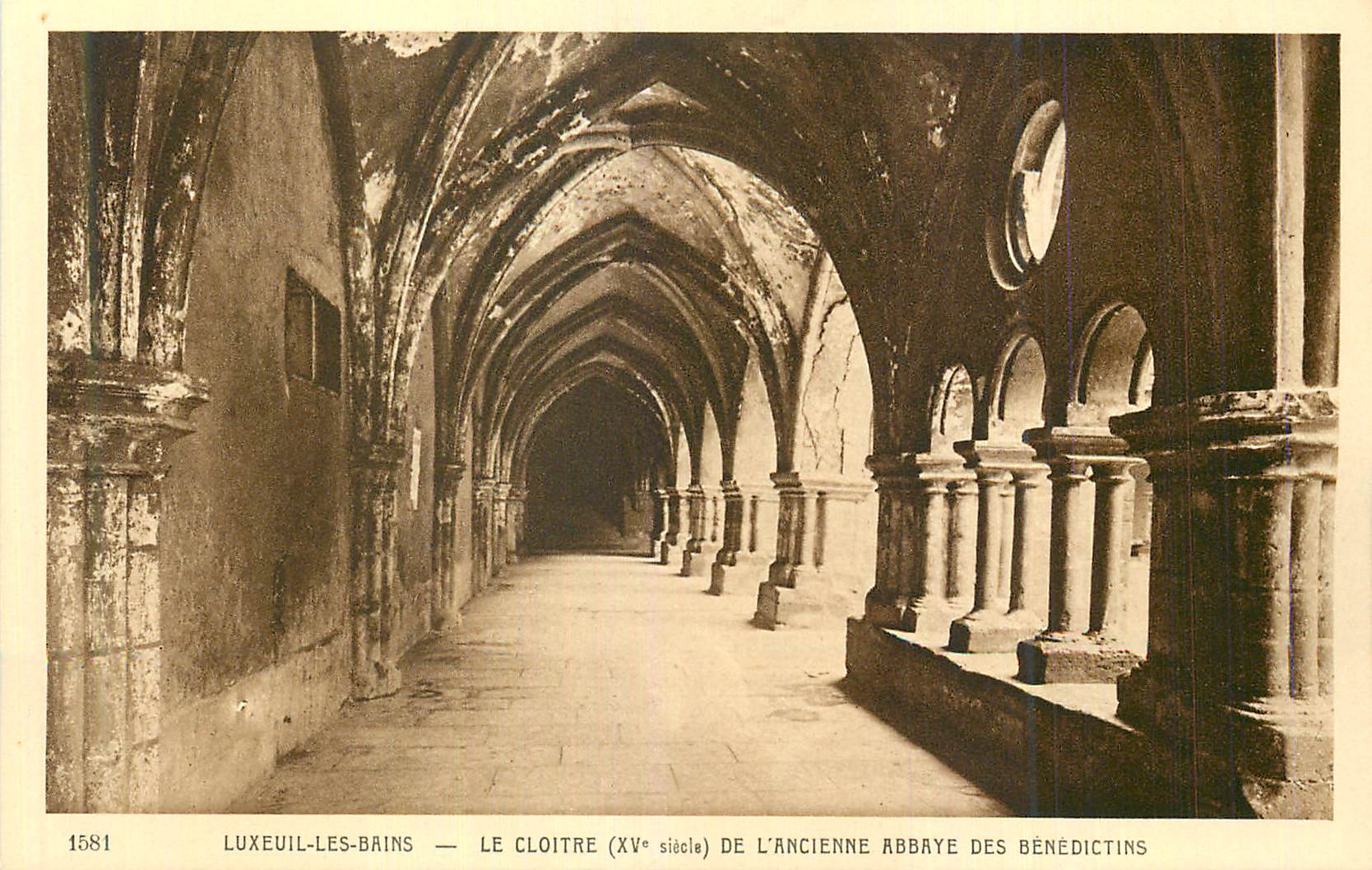 CPA Luxeuil les Bains Le Cloitre xv siecle de l Ancienne Abbaye des Benedictins