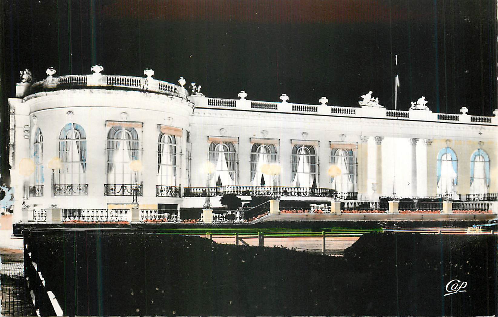 Palais de l'Exposition — Nuit — Cap