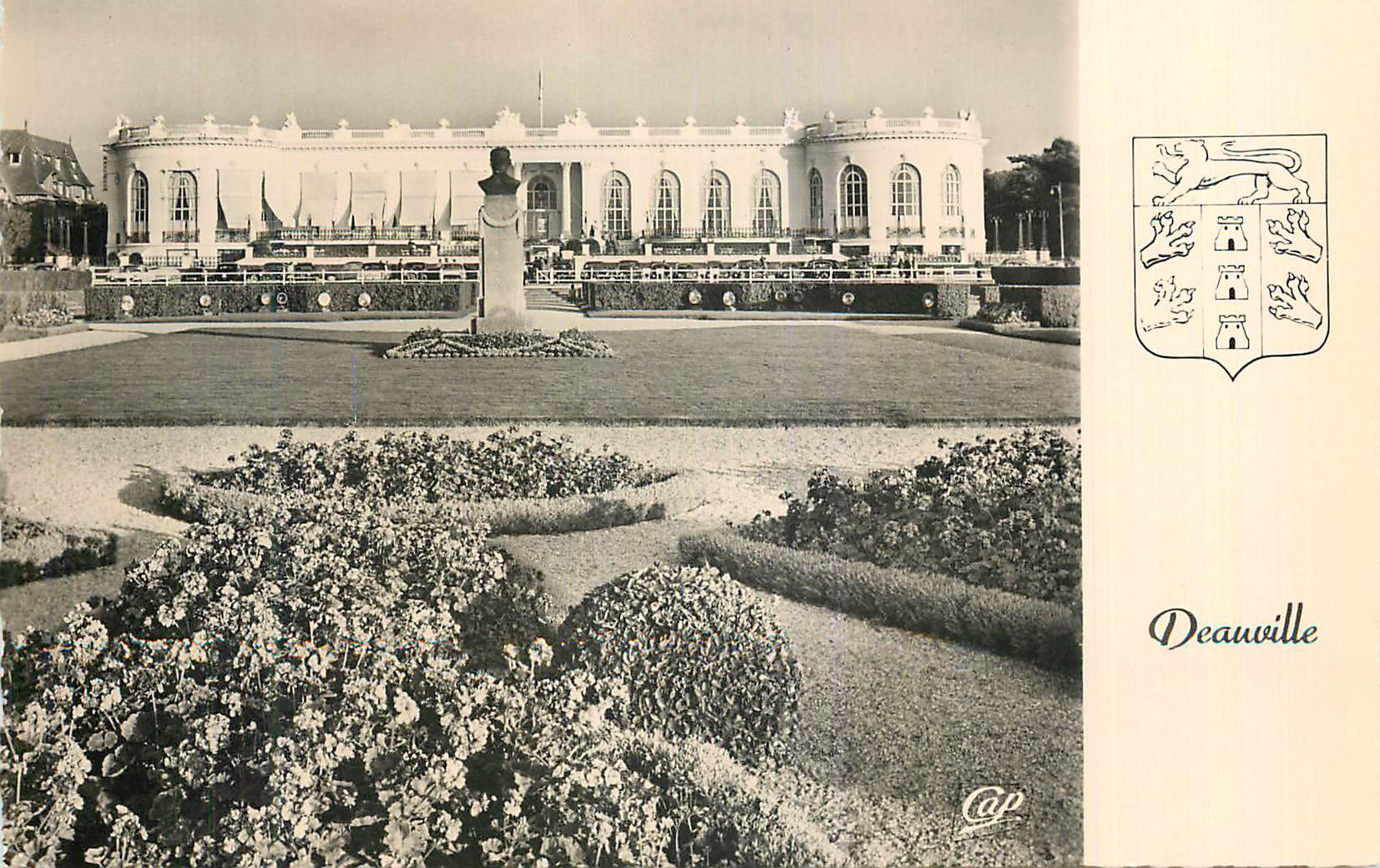 Le château de Deauville — jardin et buste — éditeur CAP